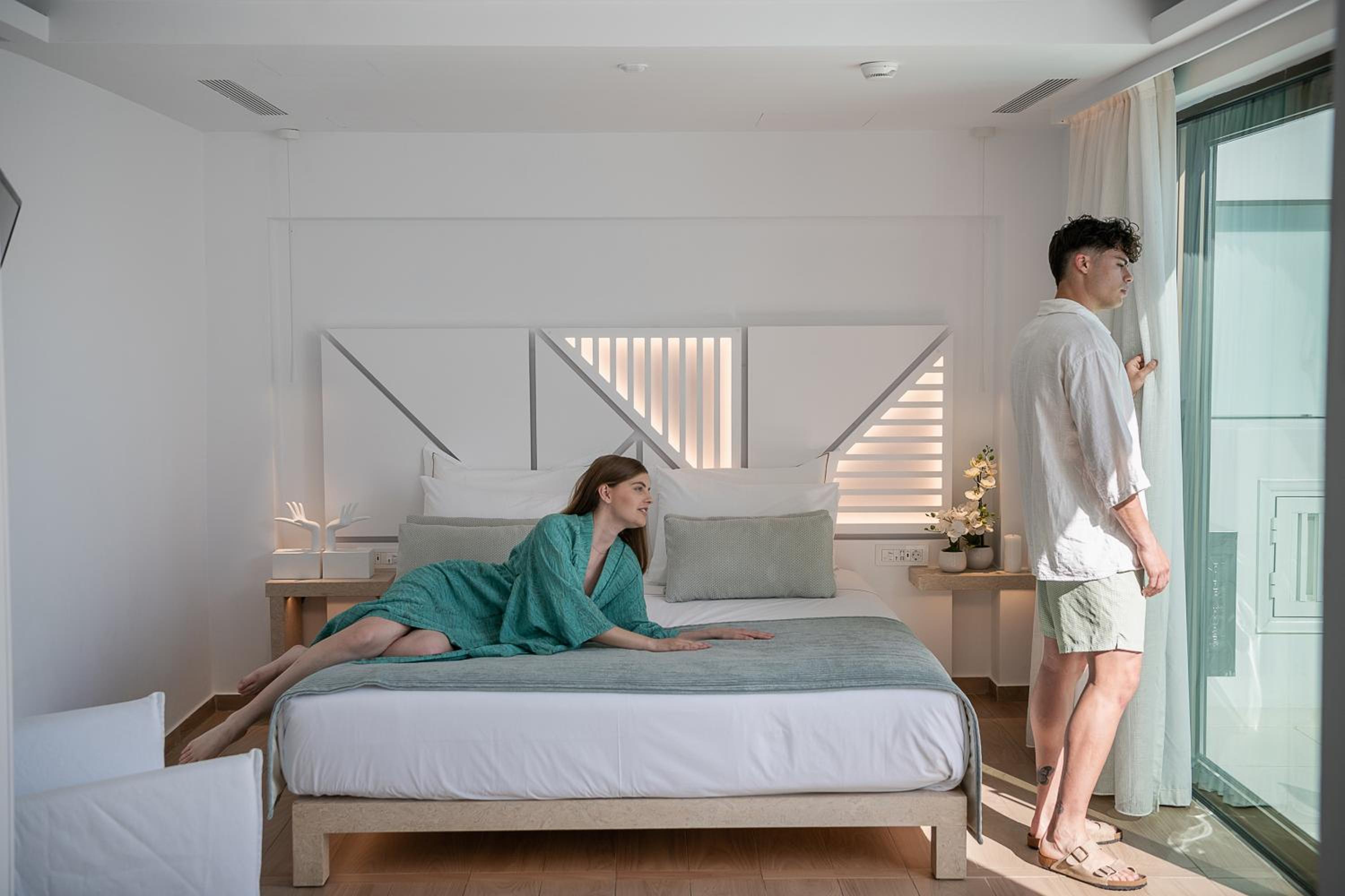 Superior Suite with Sea View and Private Pool - Photo 19