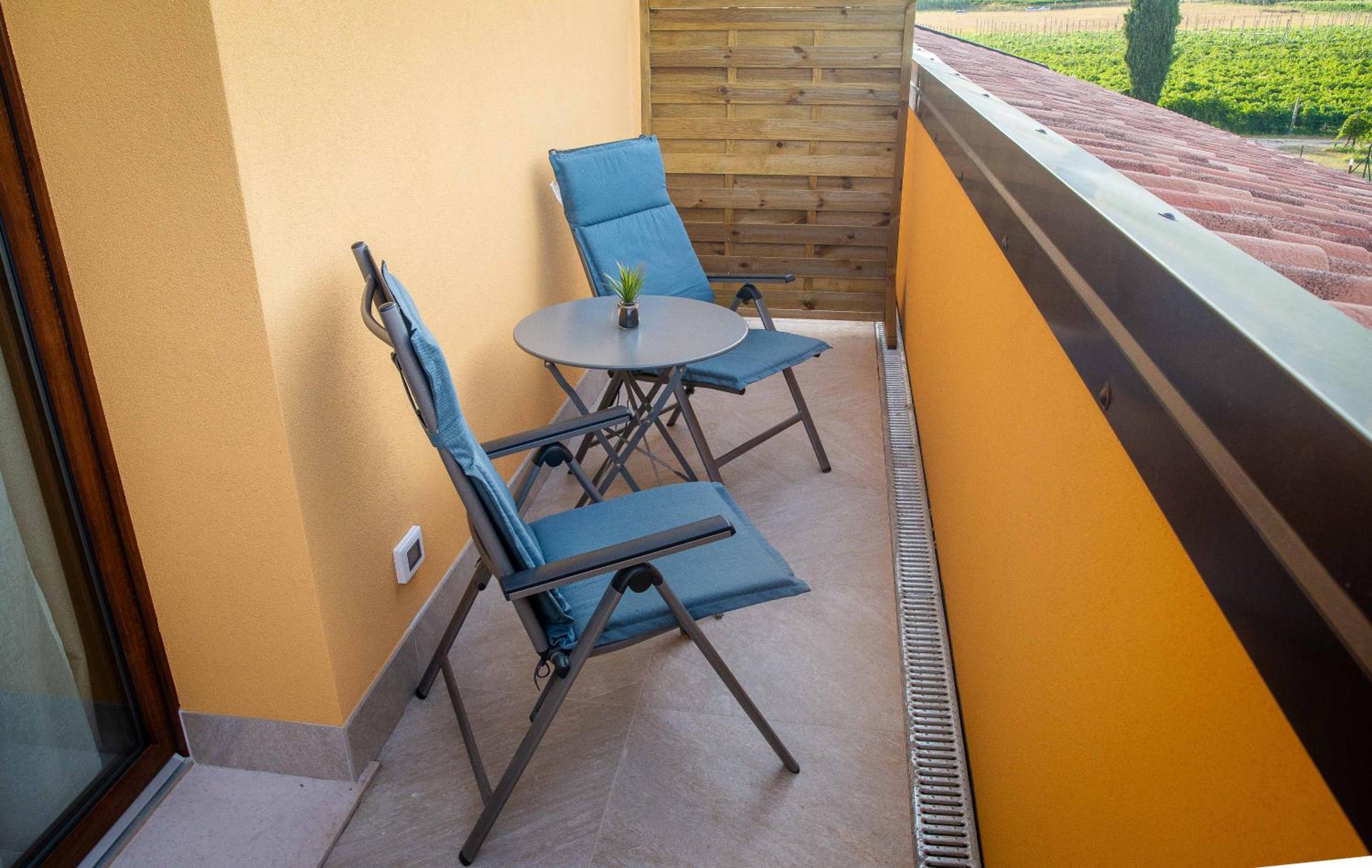Triple Room with Balcony photo 3