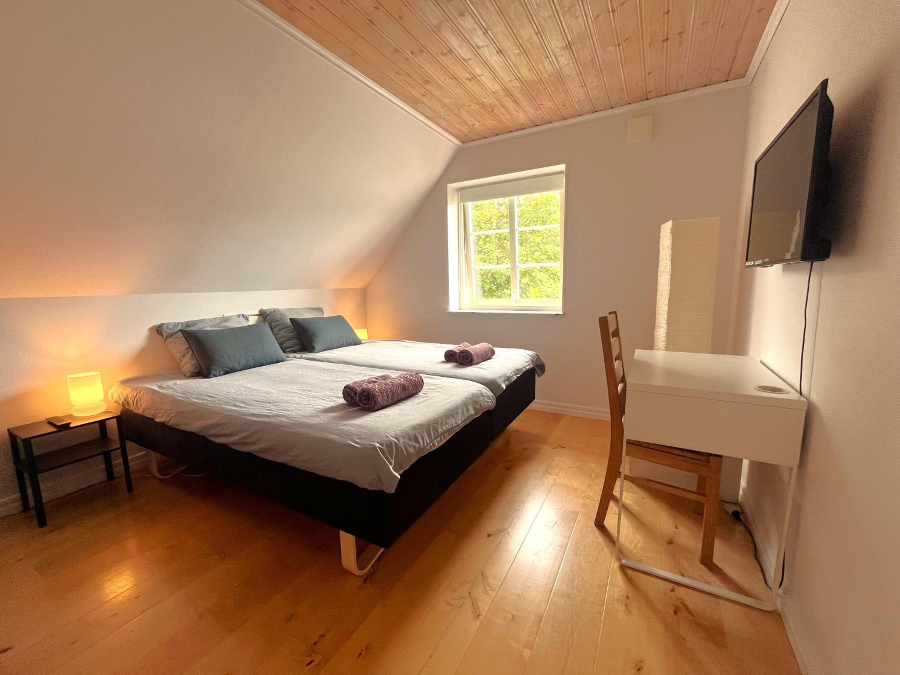 Double Room with Shared Bathroom photo 1