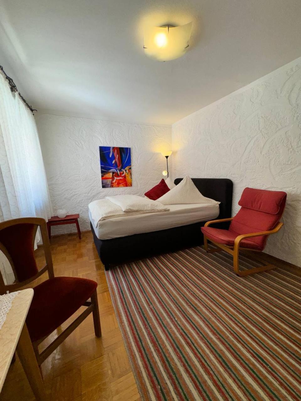 Single Room photo 2