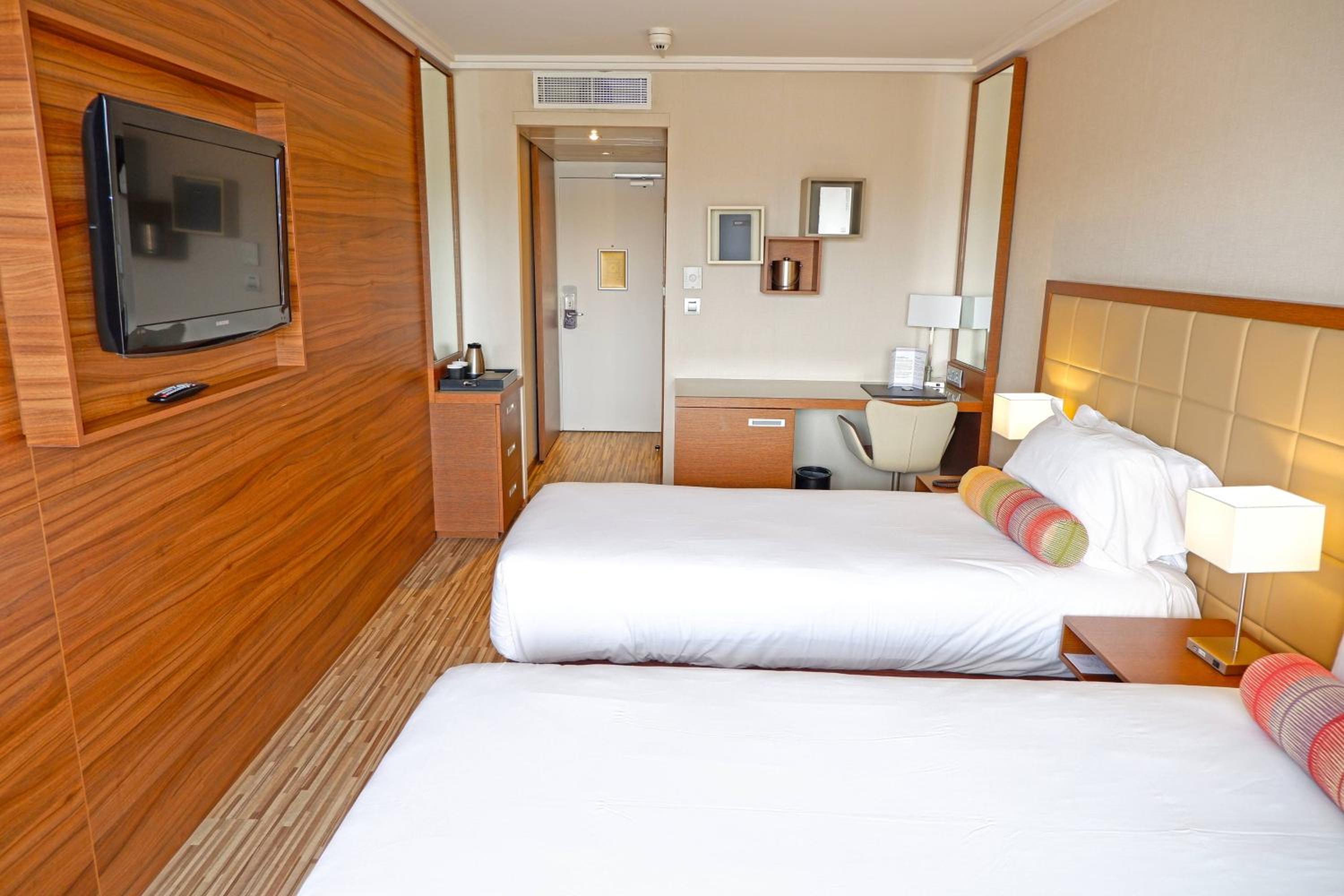 Twin Room with City View photo 3
