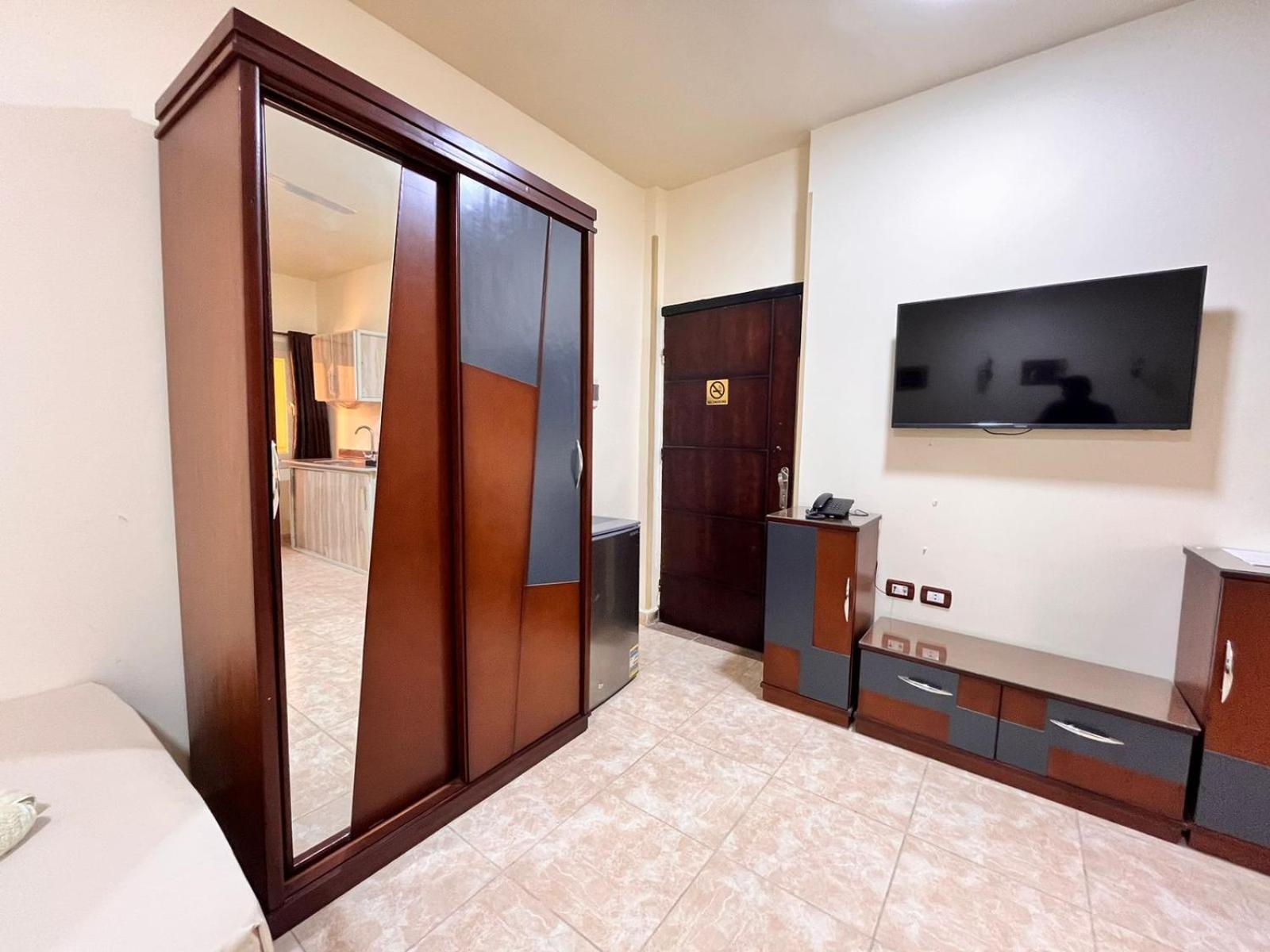 Economy Double Room - Photo 9