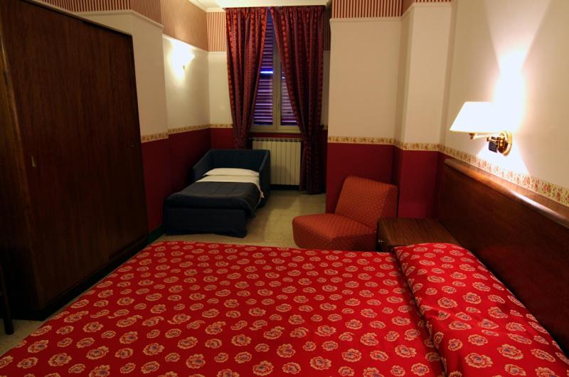 Quadruple Room - Photo 1