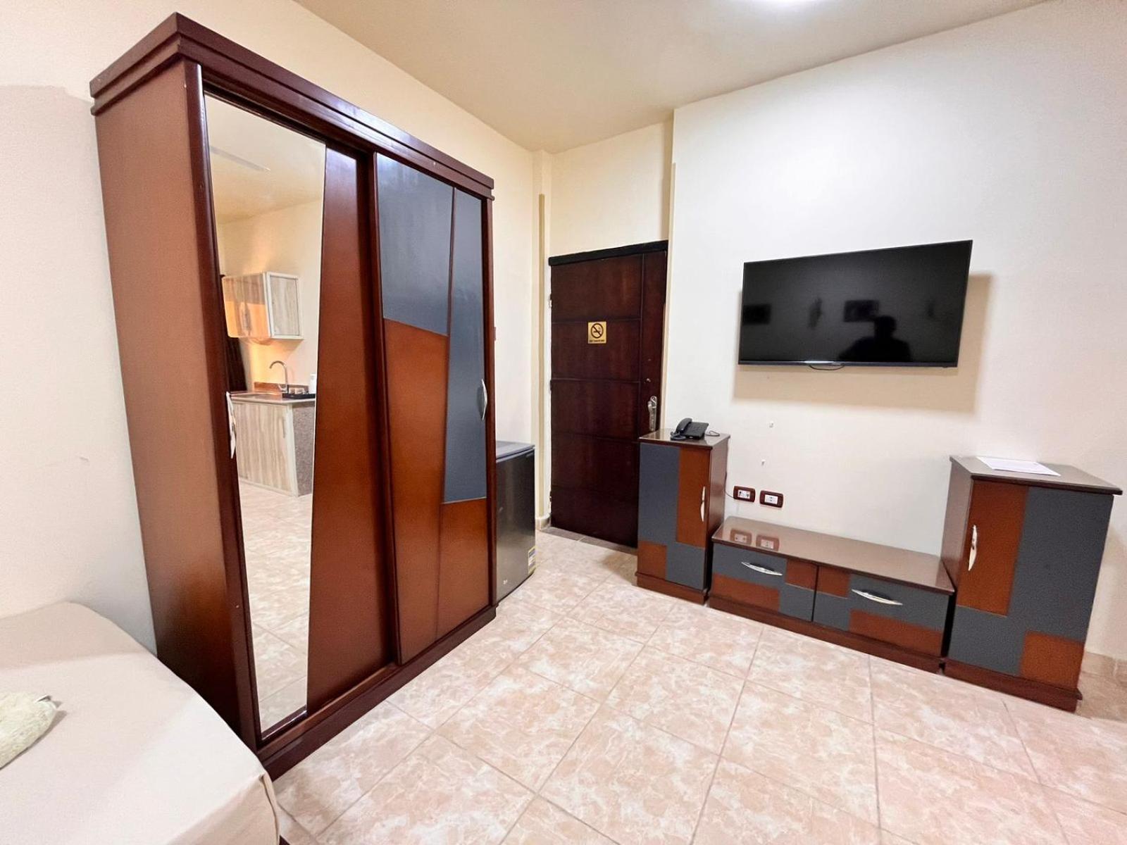 Economy Double Room - Photo 10