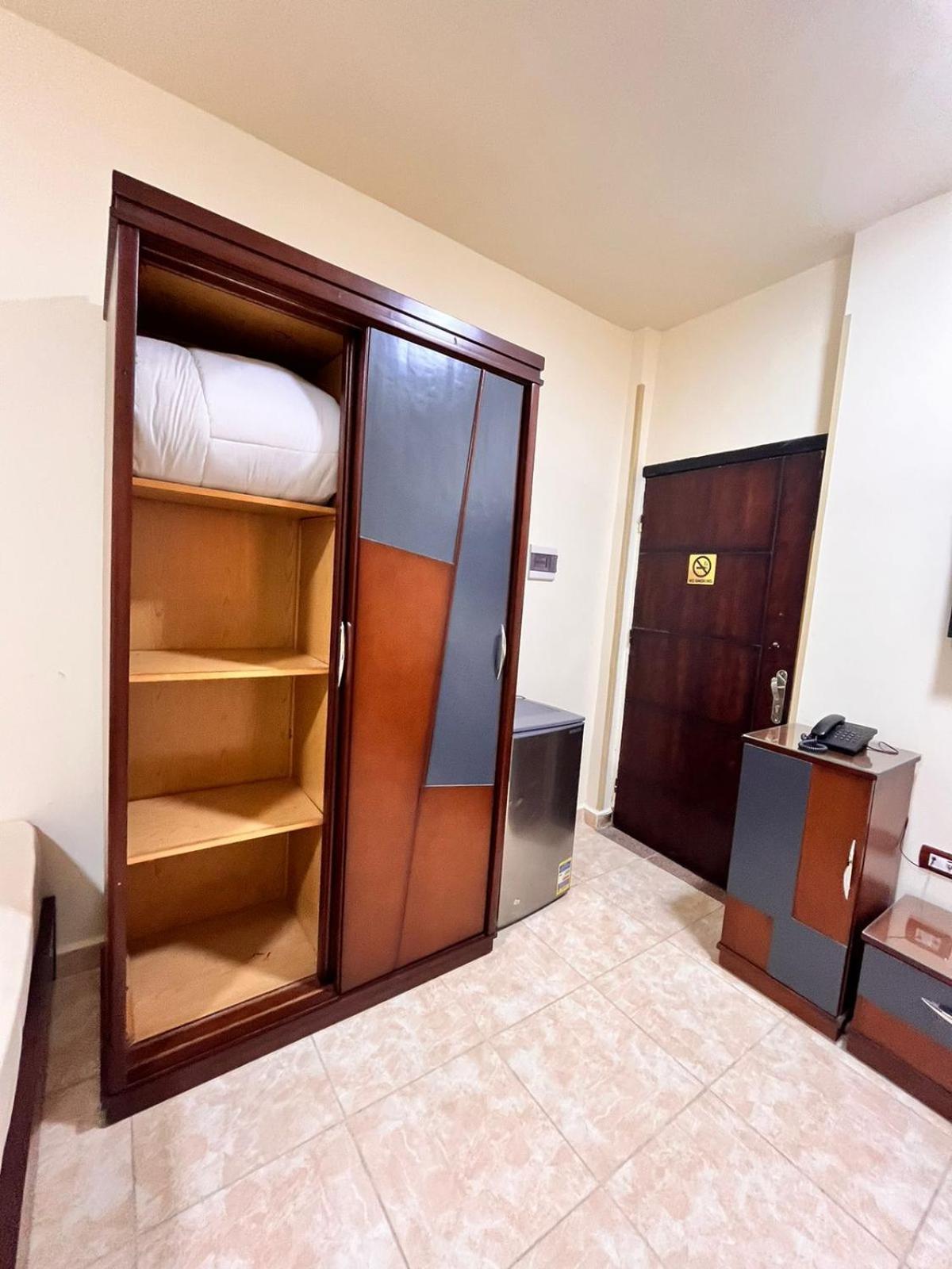 Economy Double Room - Photo 11
