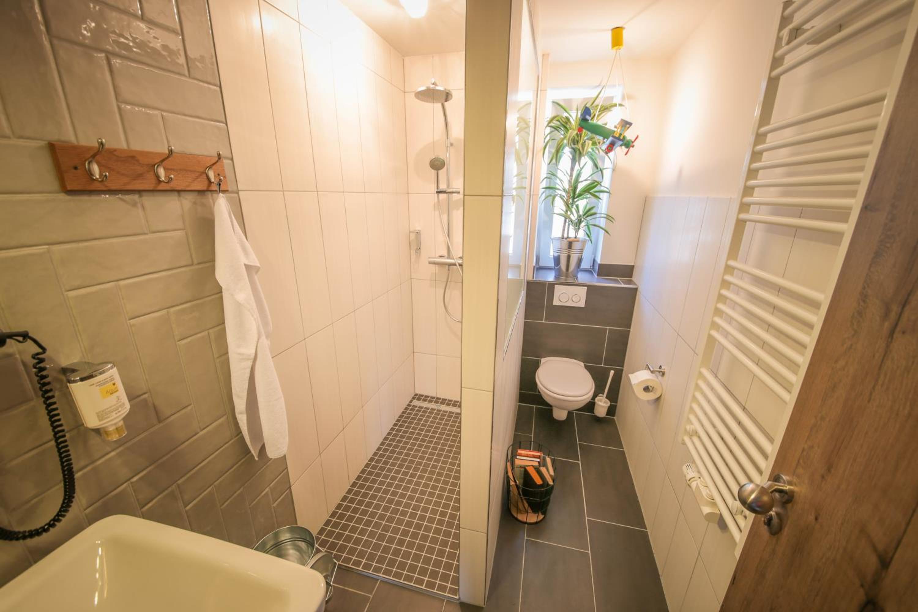 Double Room with Shared Bathroom photo 3