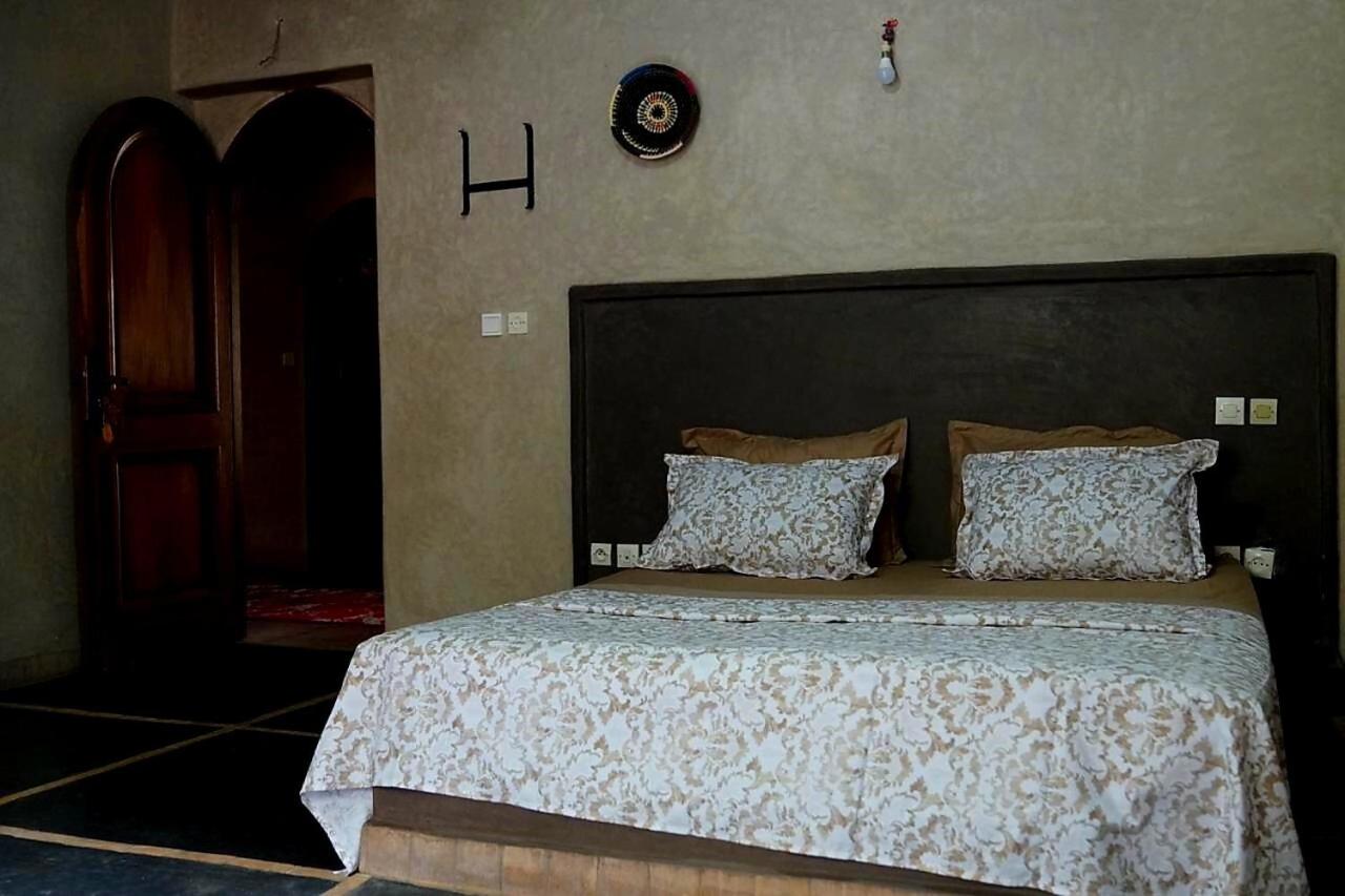 Family Room - Photo 2