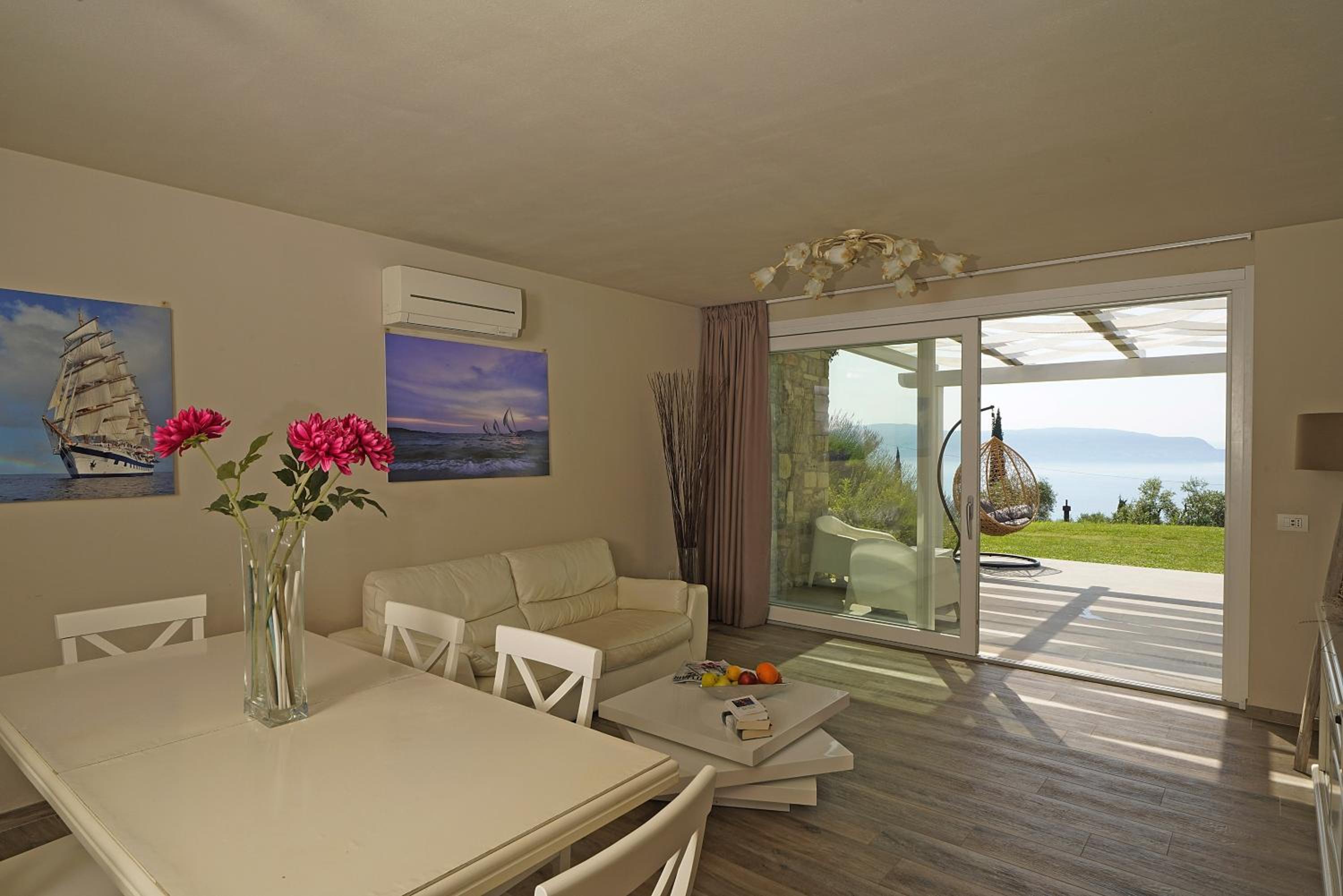 One-Bedroom Villa photo 1