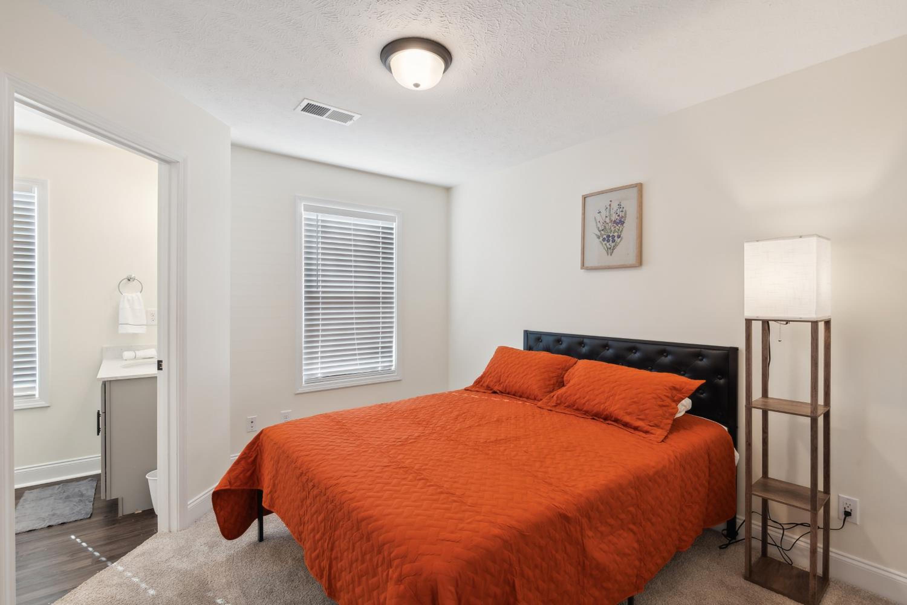 Apartment photo 2