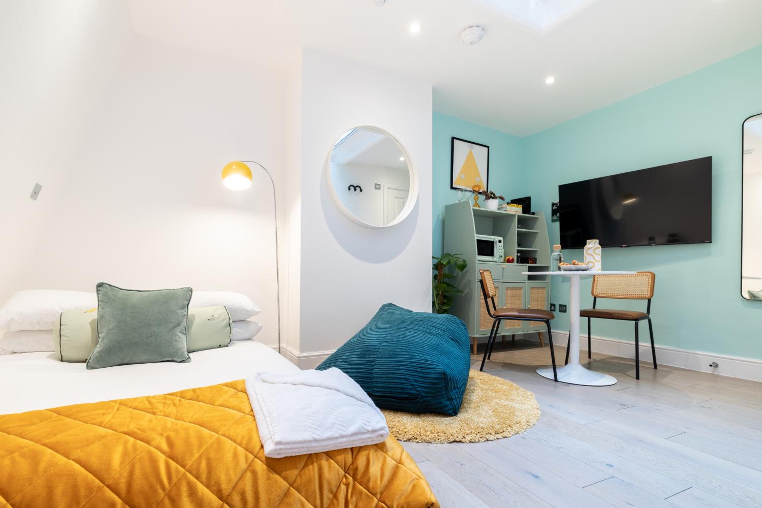 Classic Studio Apartment photo 2
