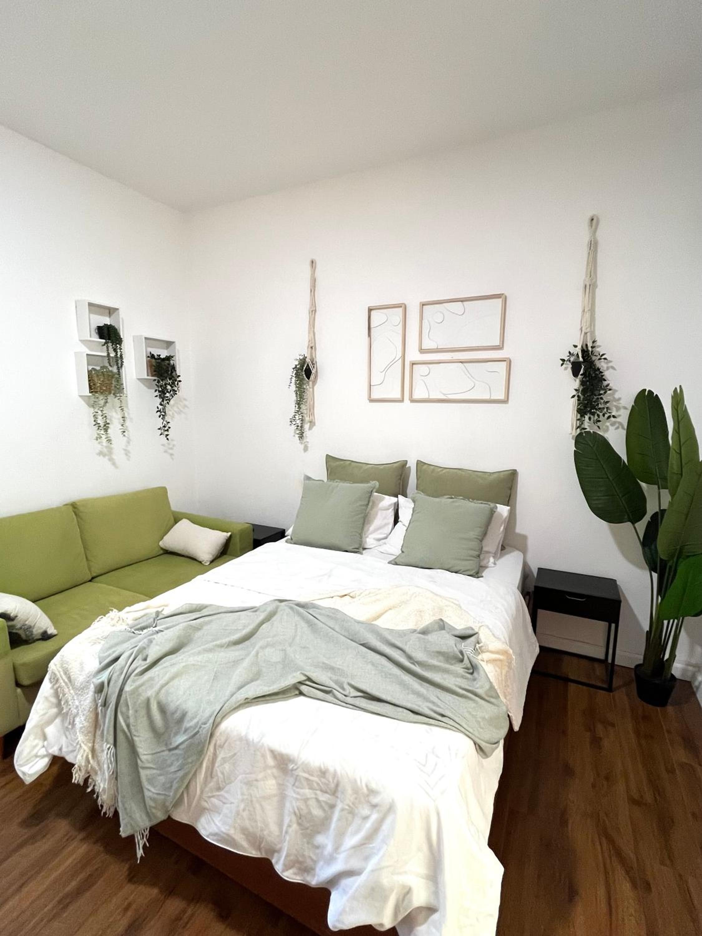 One-Bedroom Apartment with Balcony photo 2