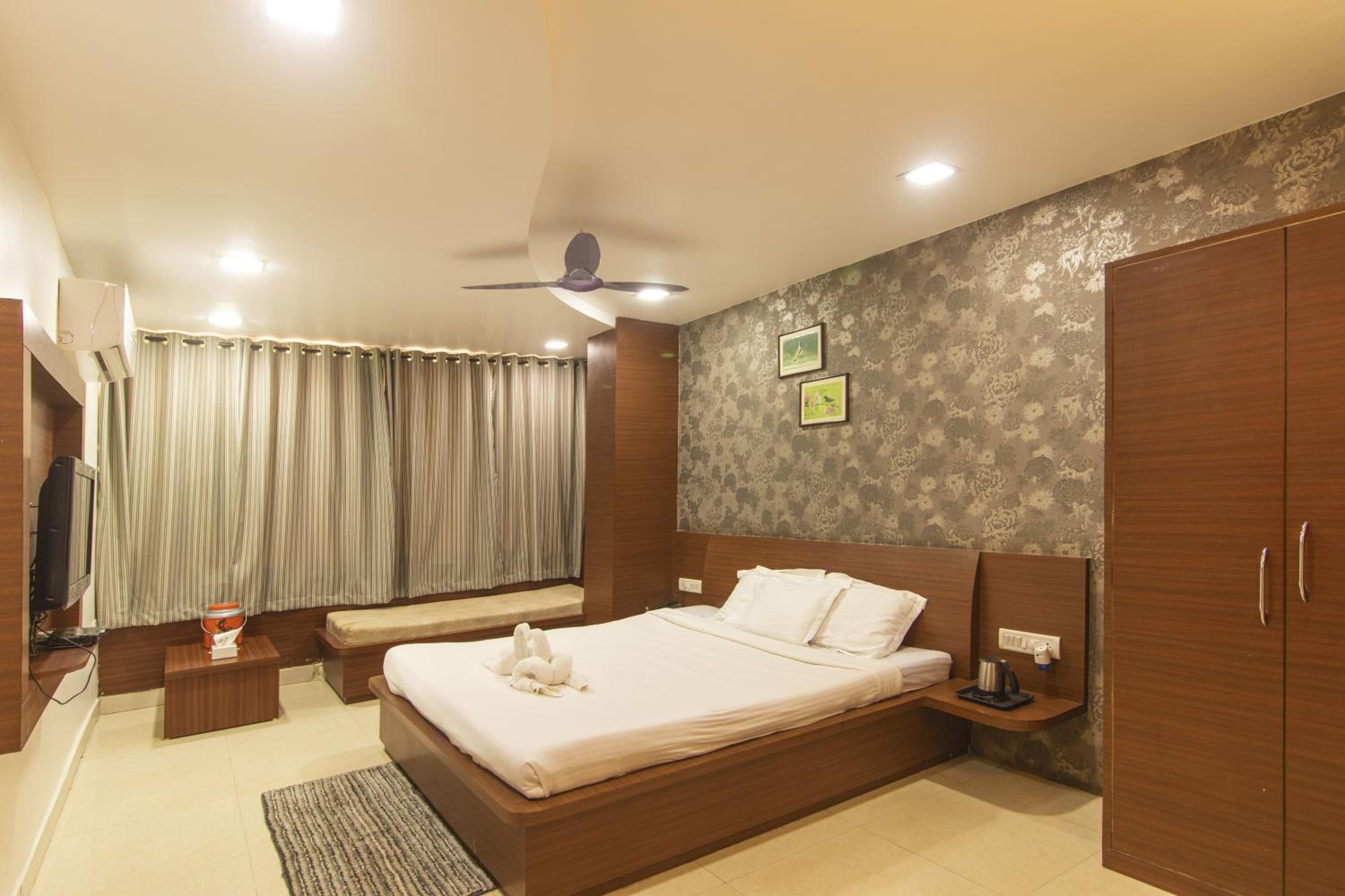 Deluxe Room - Photo 1
