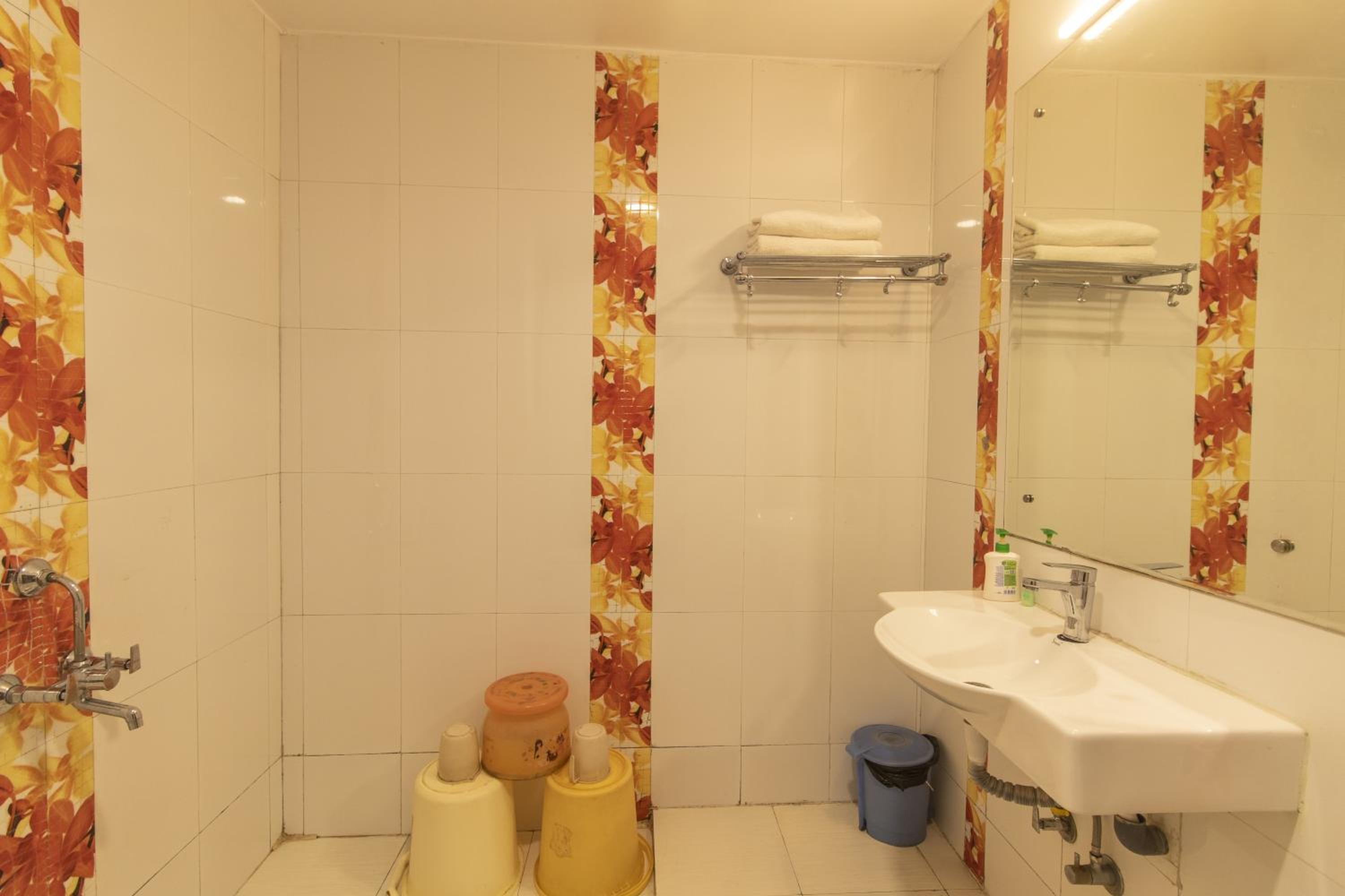 Deluxe Room - Photo 10