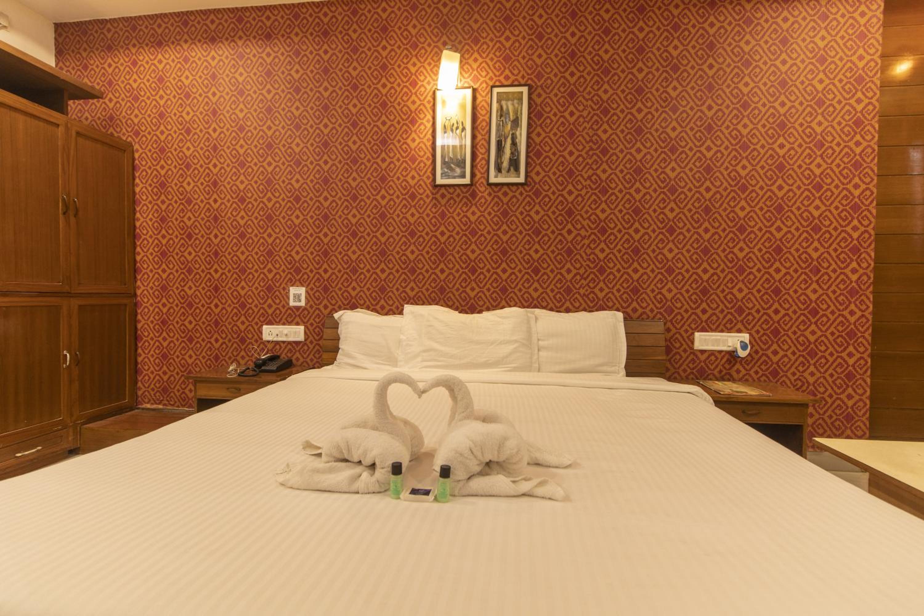 Deluxe Room - Photo 6
