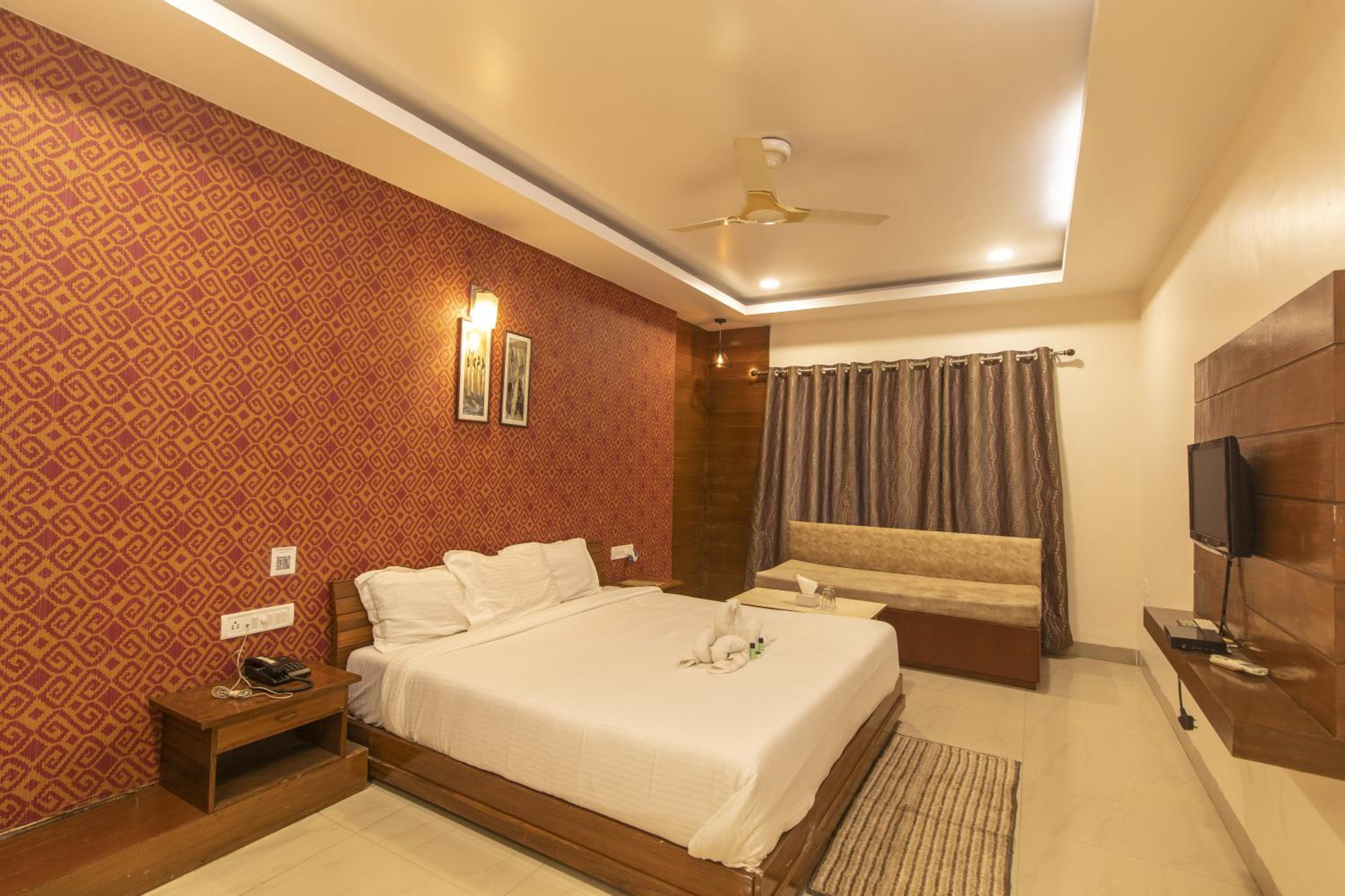 Superior King Room - Photo 1