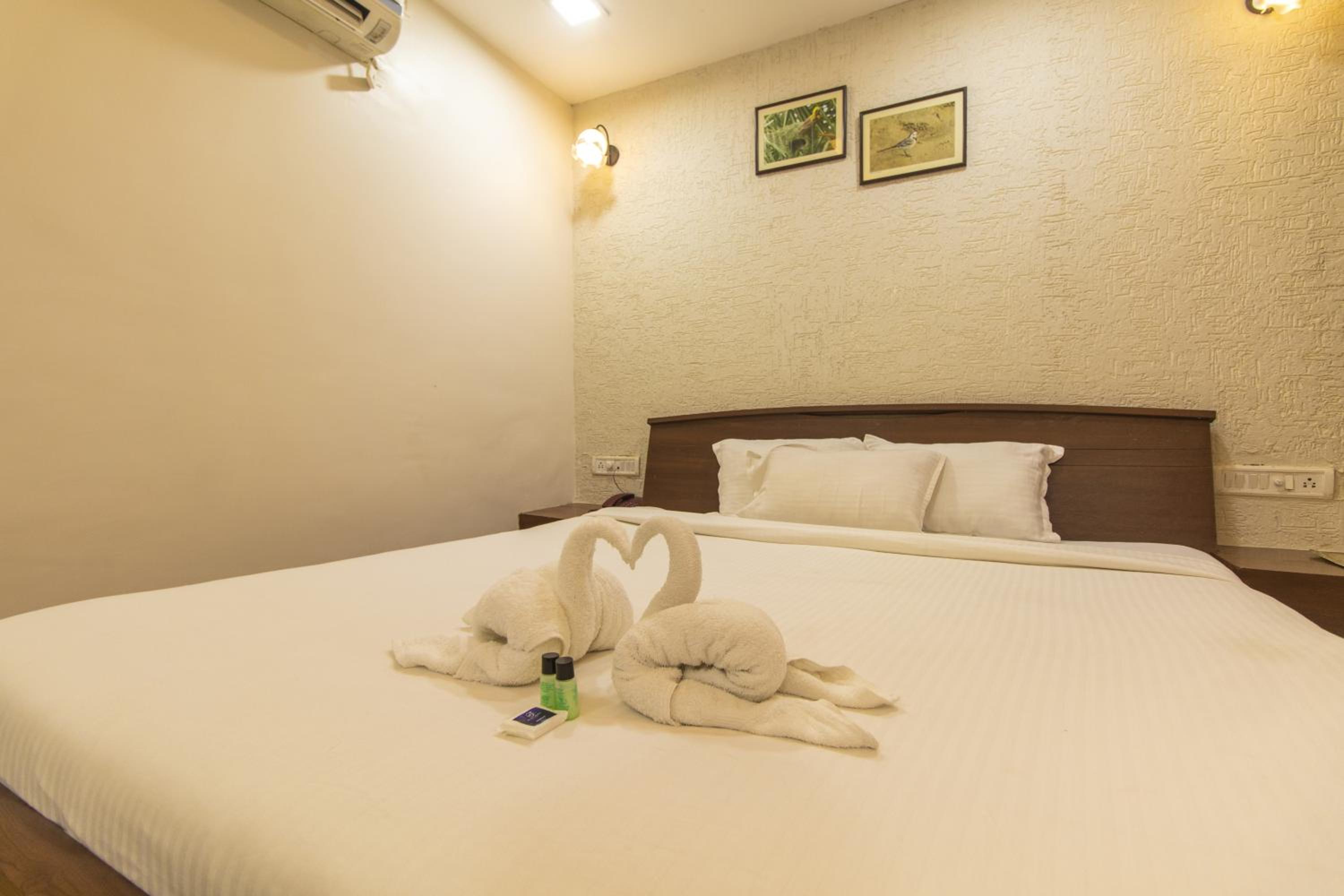 Deluxe Room - Photo 4