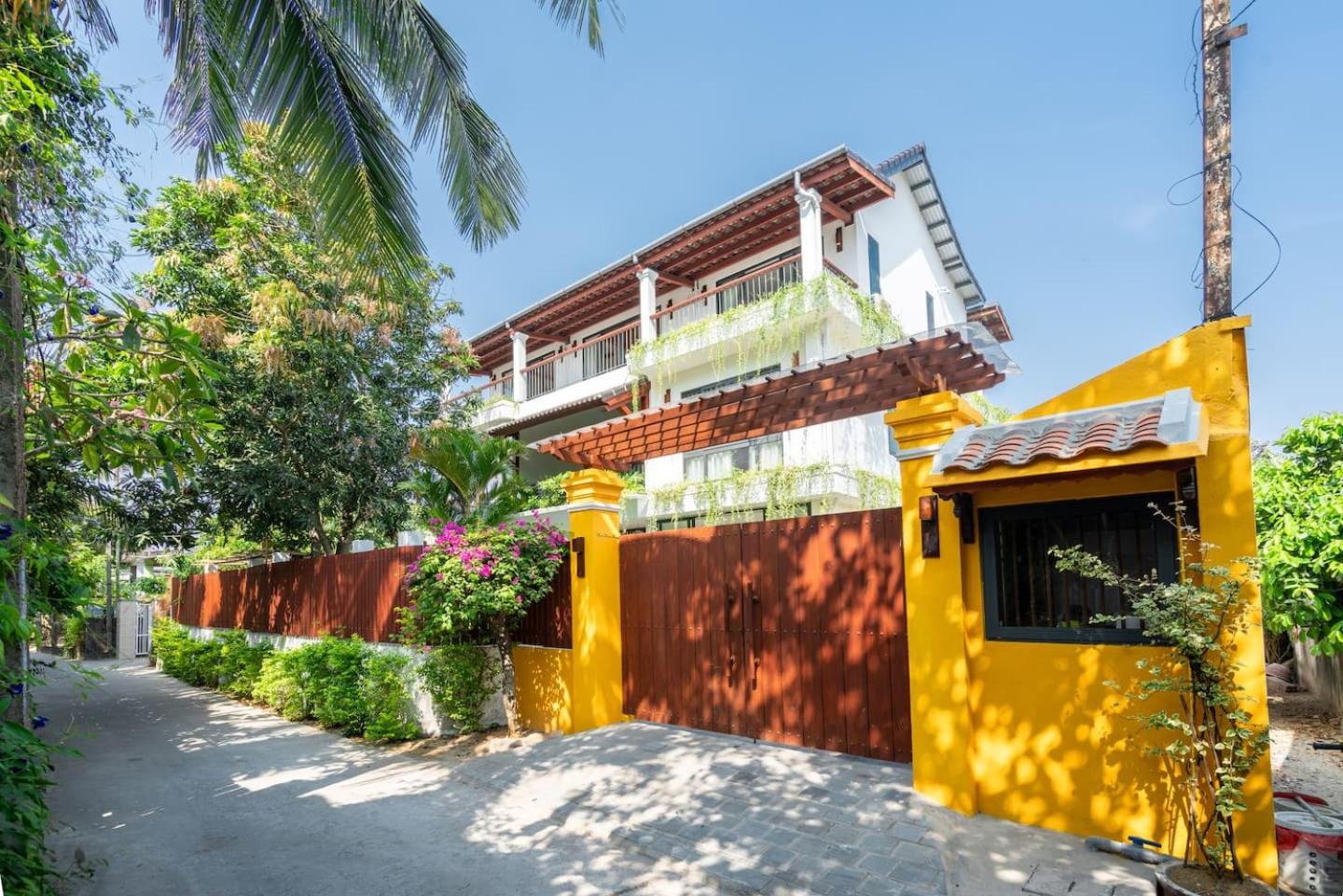 Villa photo 2
