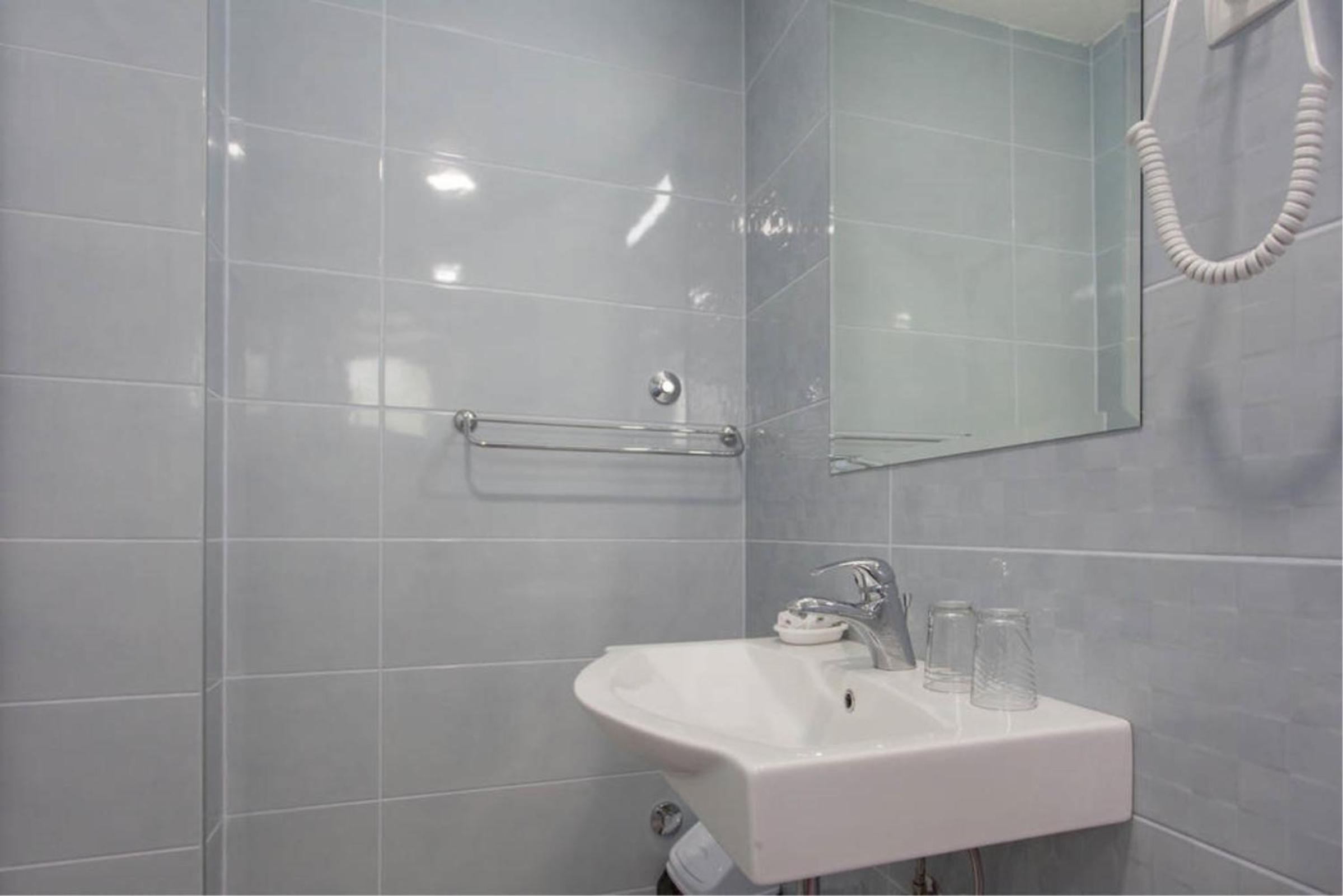 Double Room - Photo 12