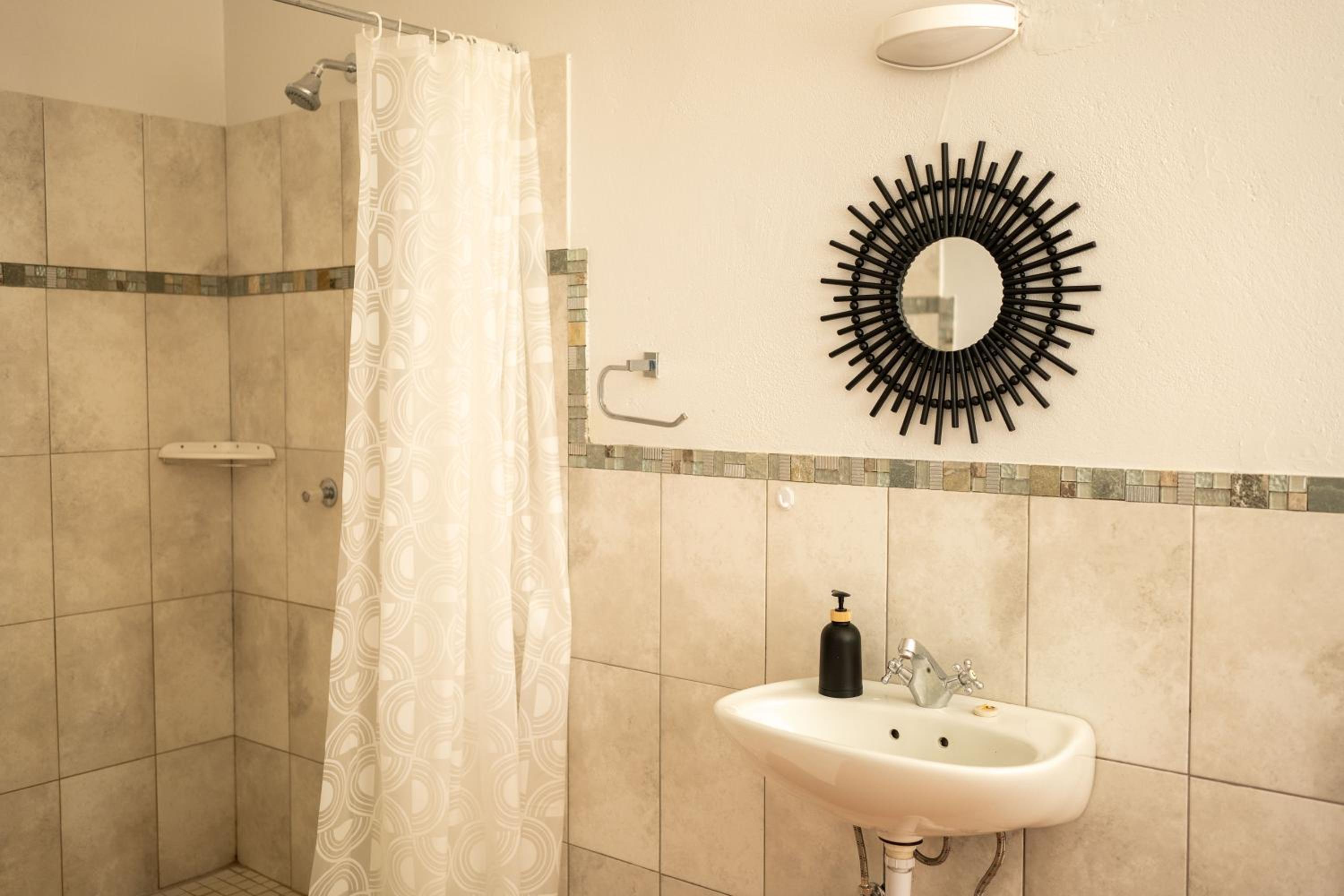 Deluxe Family Suite photo 2