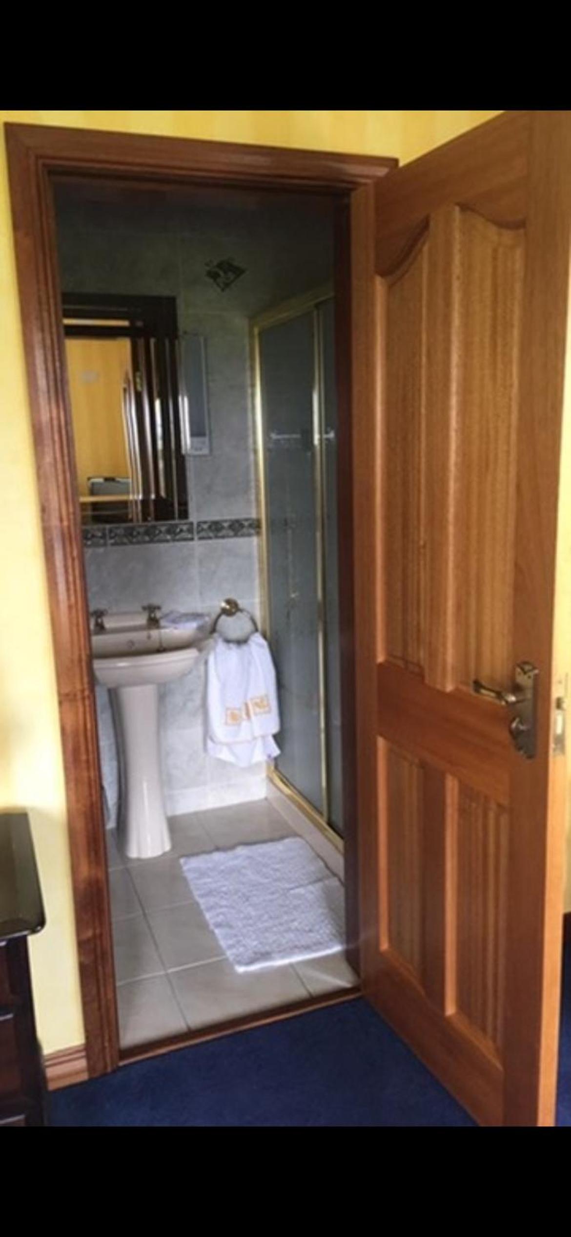 Double Room with Private Bathroom photo 1