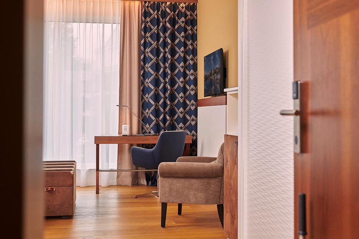 Double Room with Lake View
