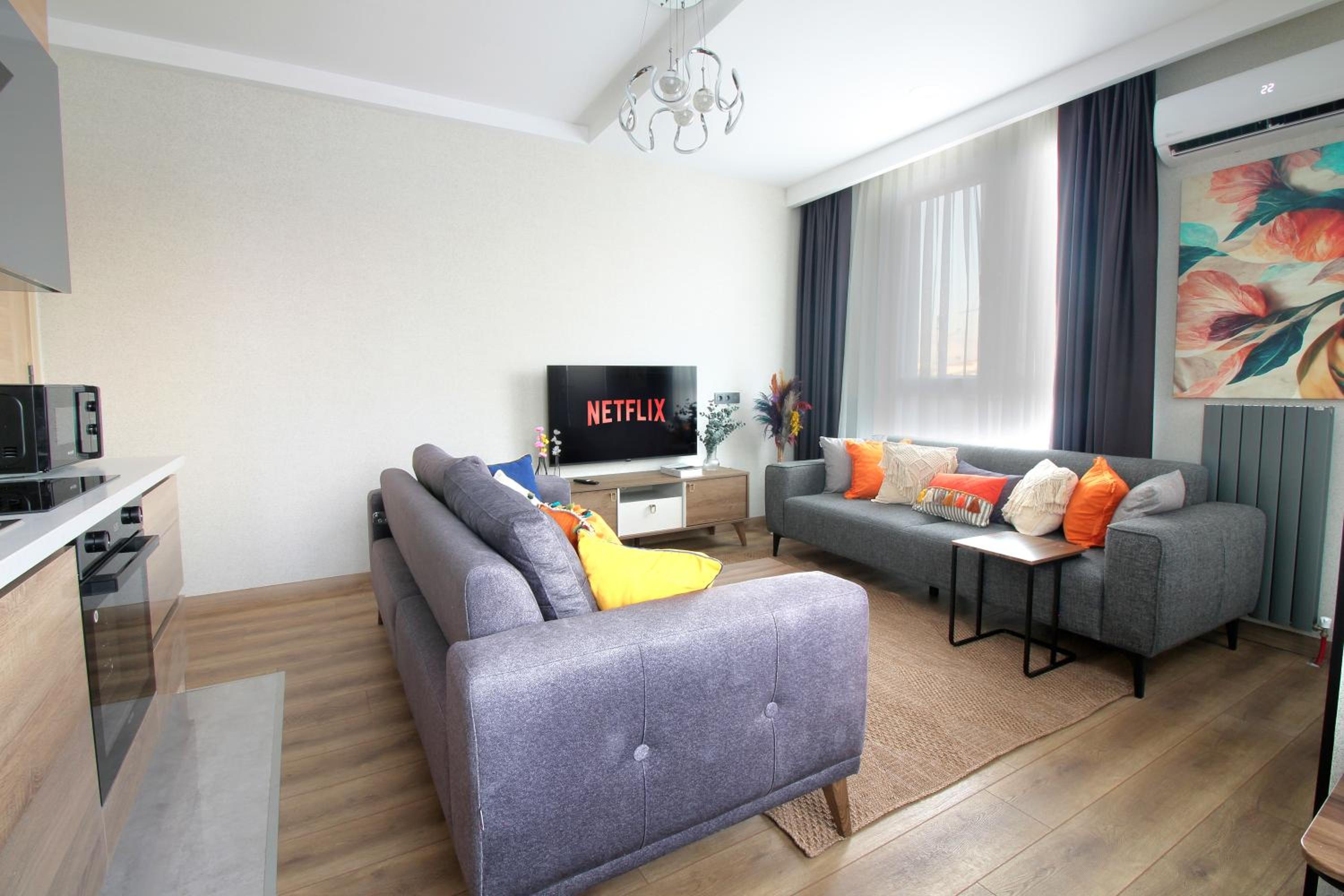 Two-Bedroom Apartment with Balcony photo 2
