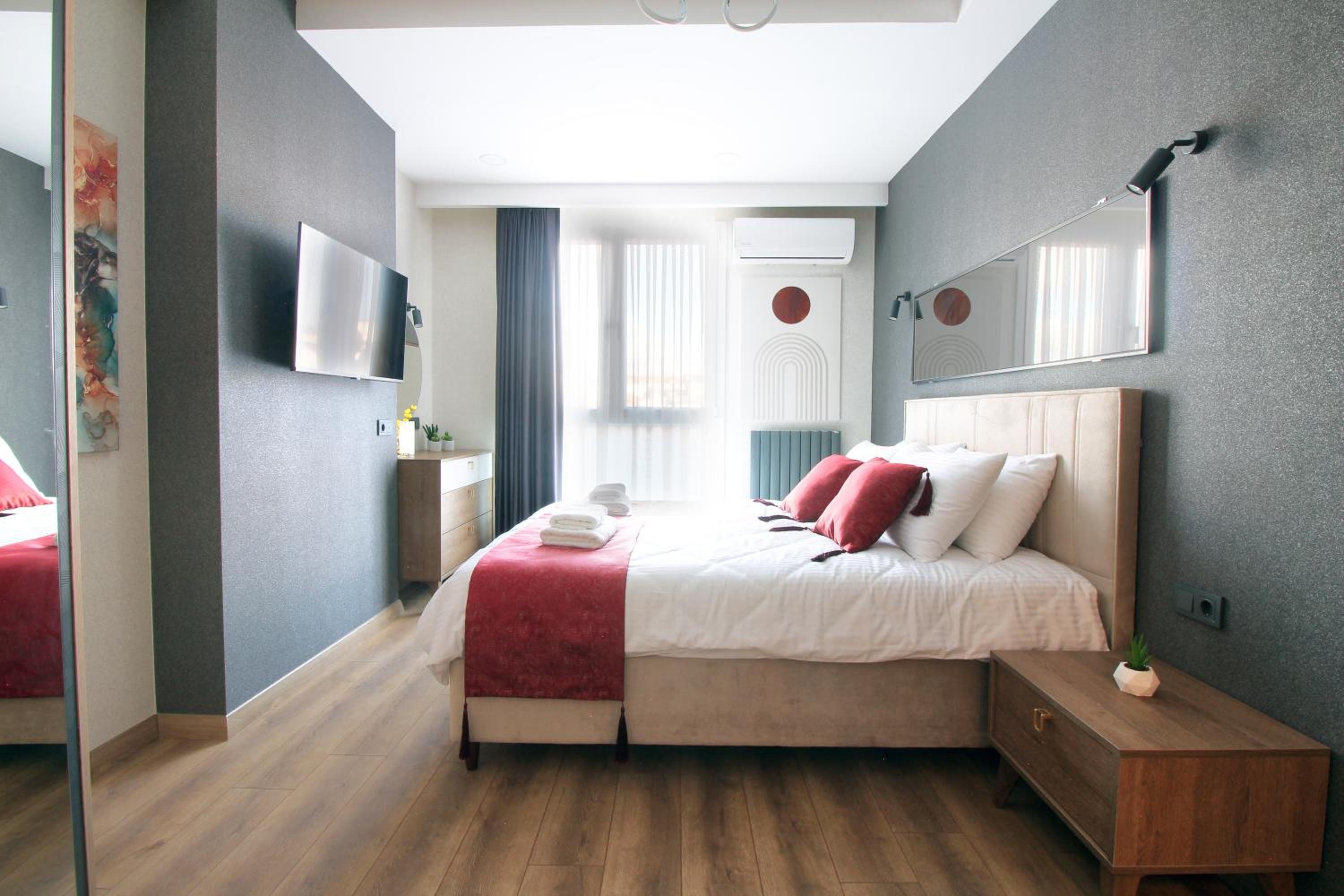 Two-Bedroom Apartment with Balcony photo 3