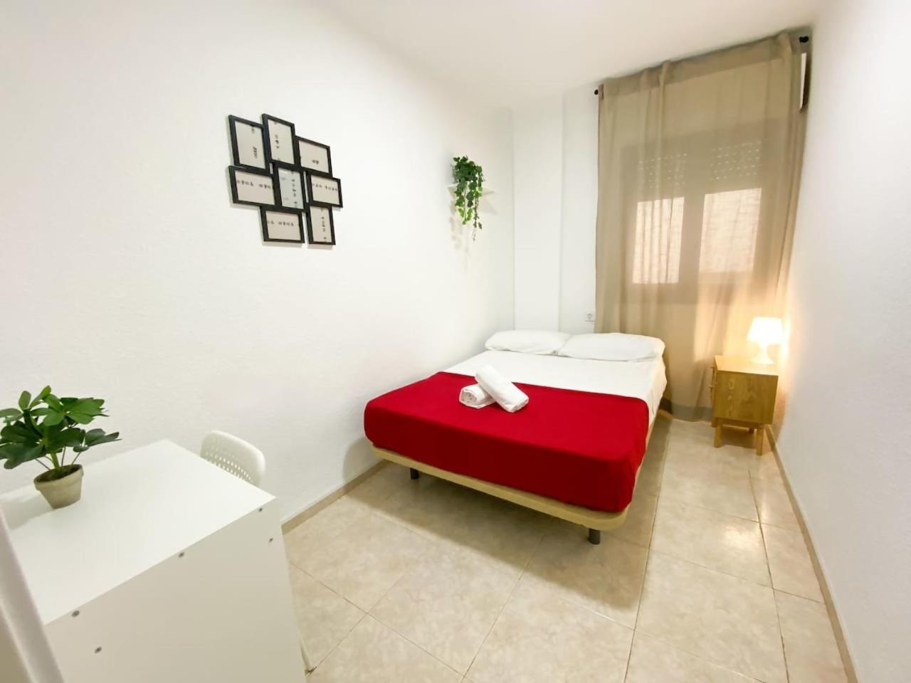 Three-Bedroom Apartment photo 2