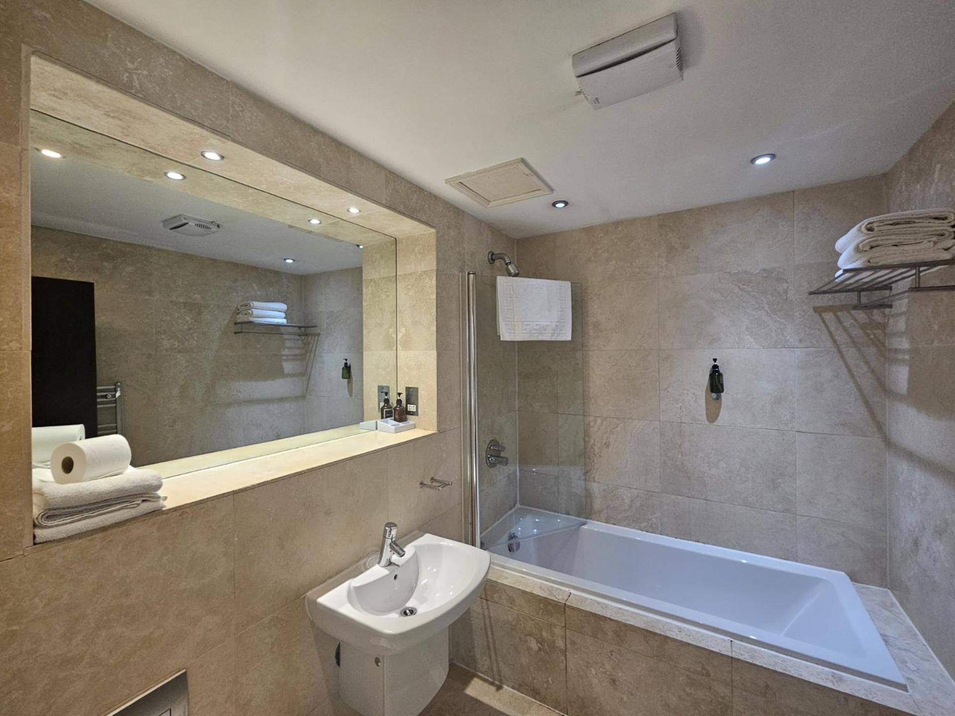 Double Room - Photo 2