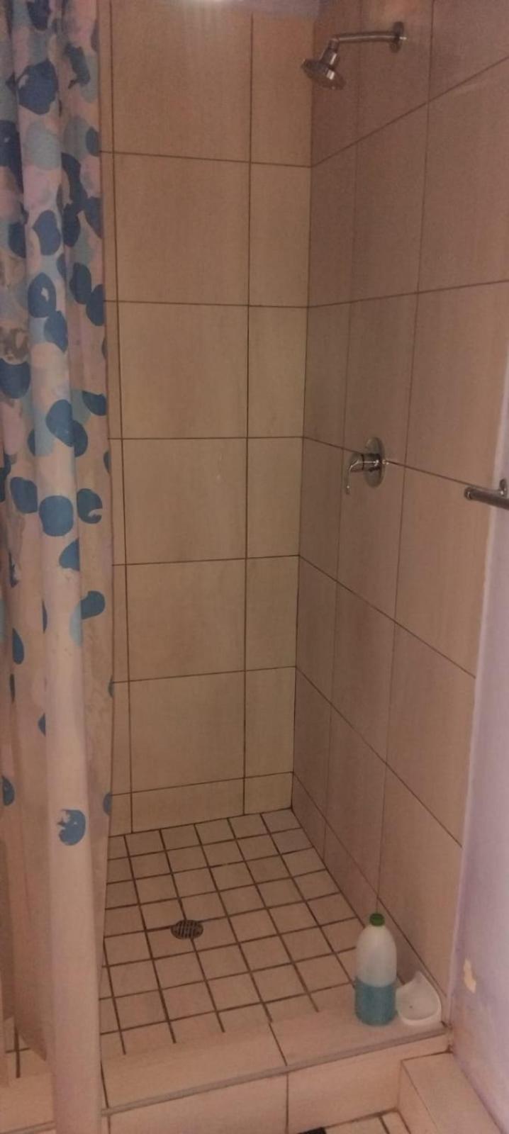 Budget Double Room - Photo 3