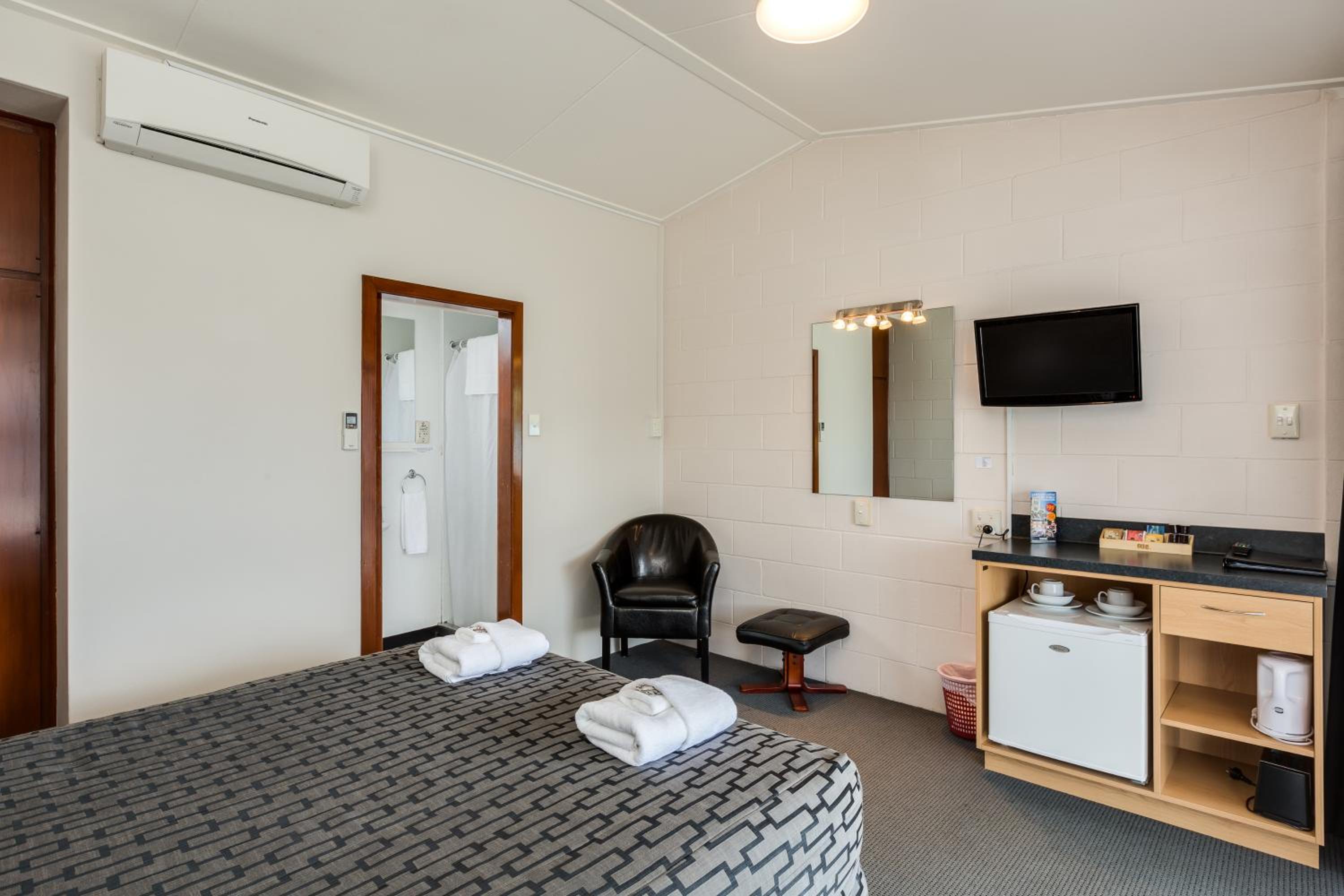 Standard Double Room - Photo 4