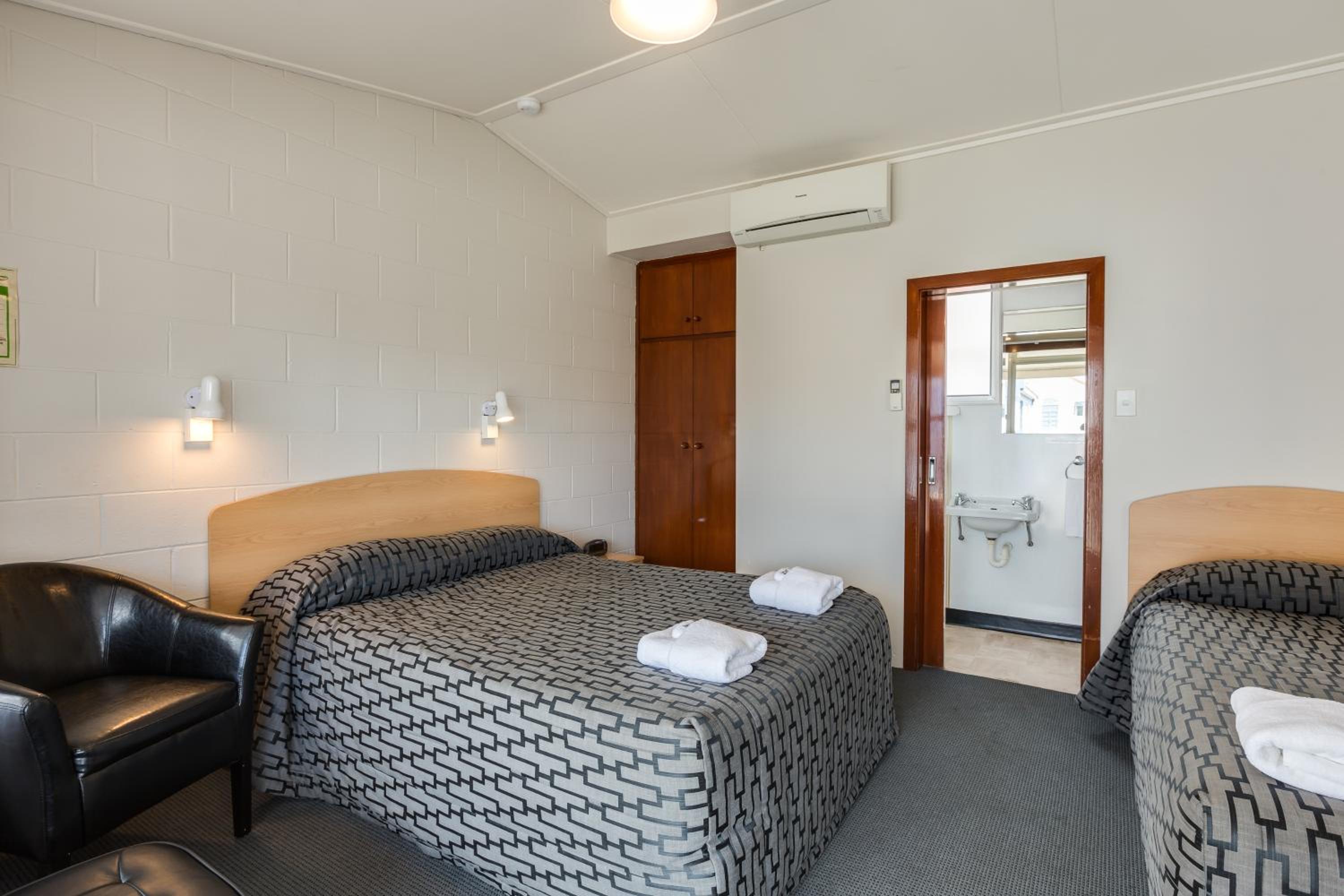 Standard Double Room - Photo 1