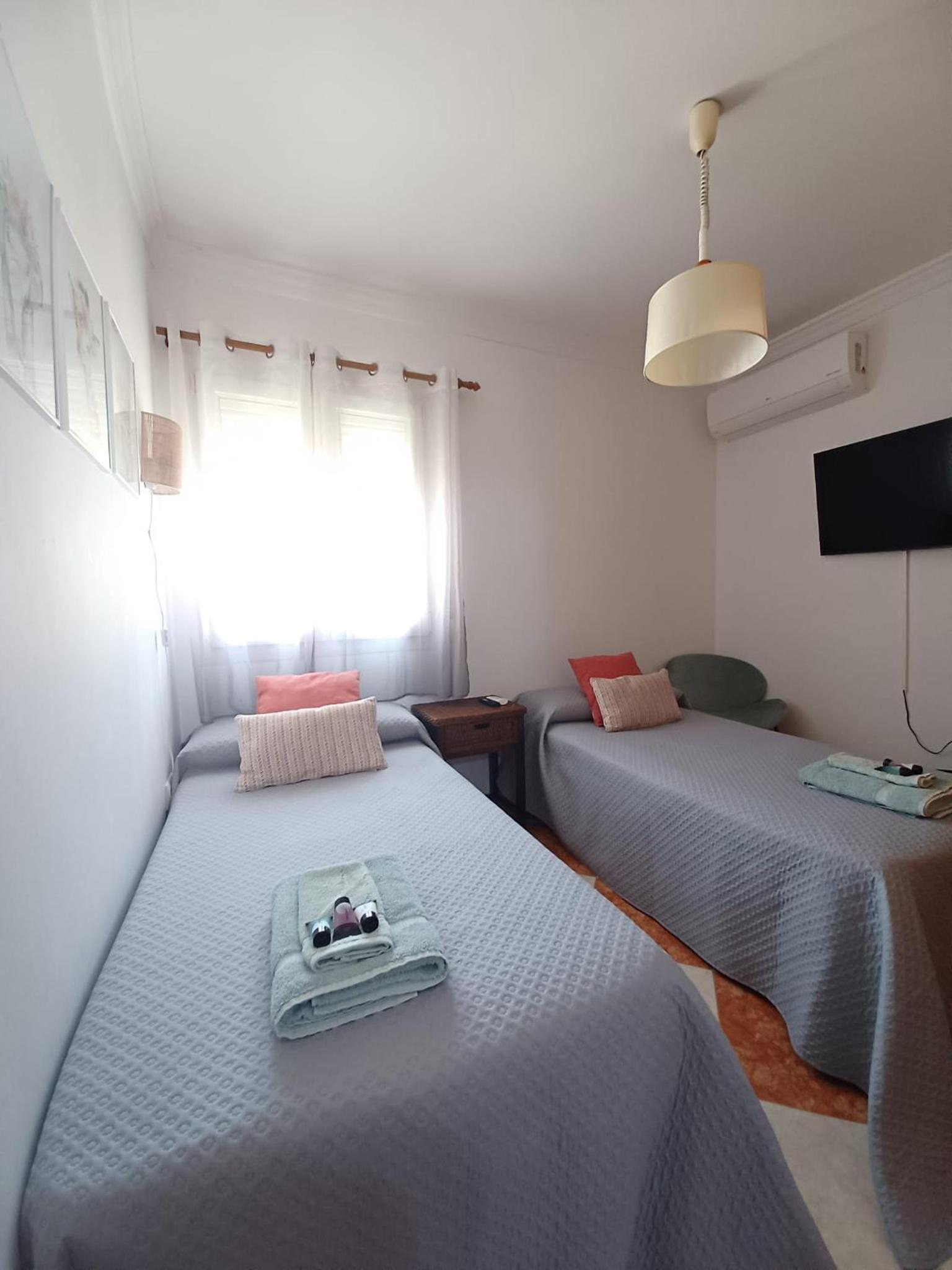 Habitación Doble con Baño Compartido