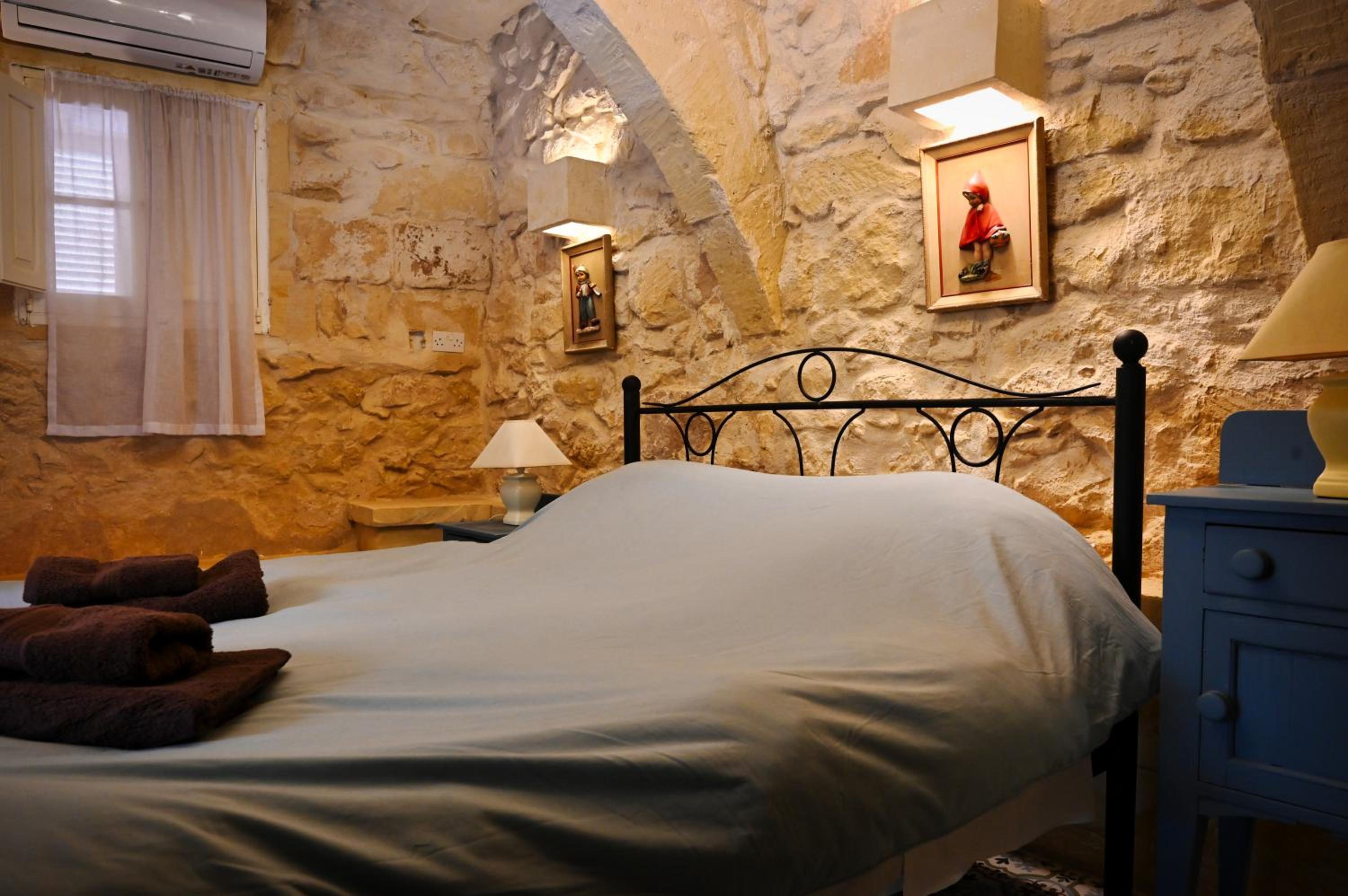 Double Or Twin Room With Private Bathroom photo 2