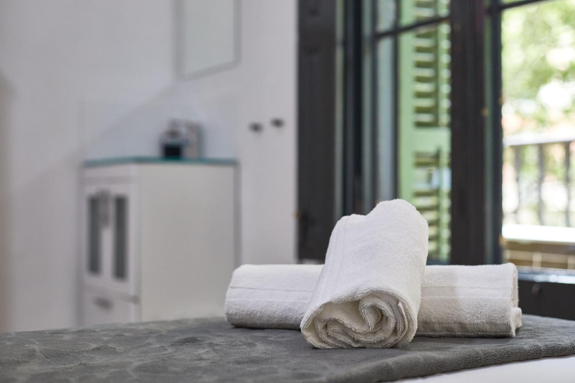 Basic Triple Room with Shared Bathroom photo 3