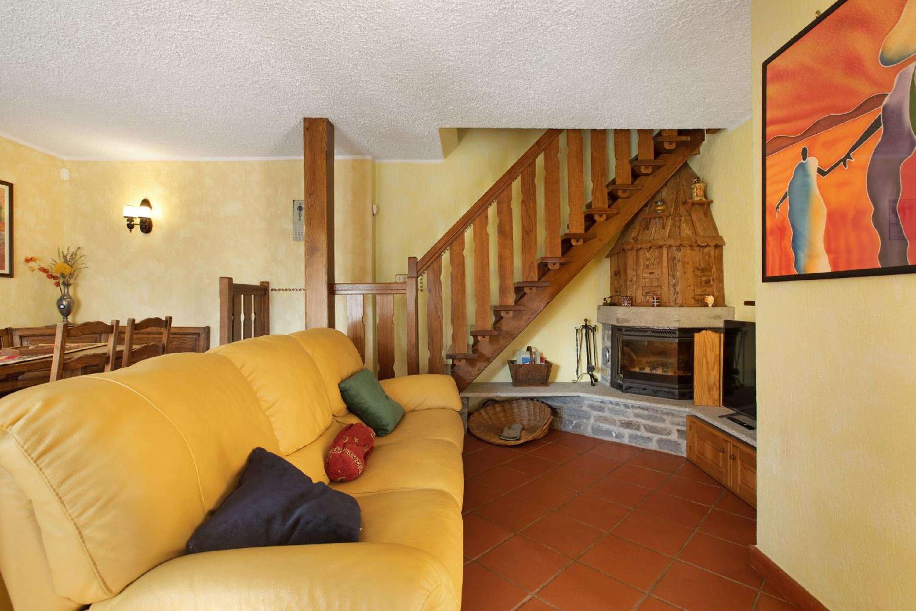 Two-Bedroom Deluxe Apartment with Garden View
