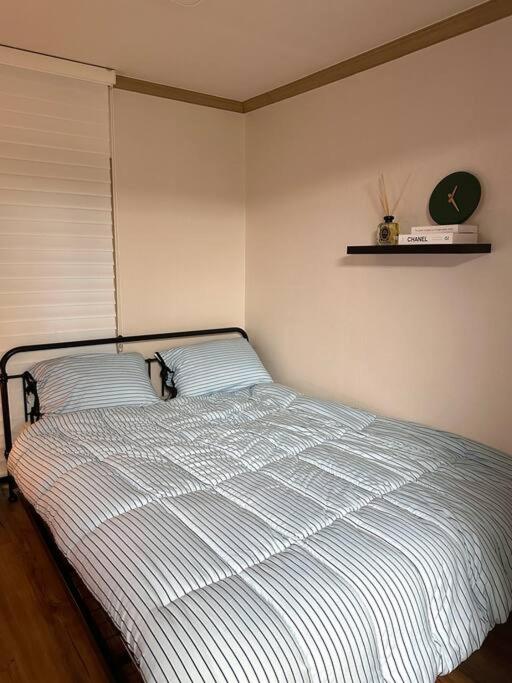 Two-Bedroom House photo 2