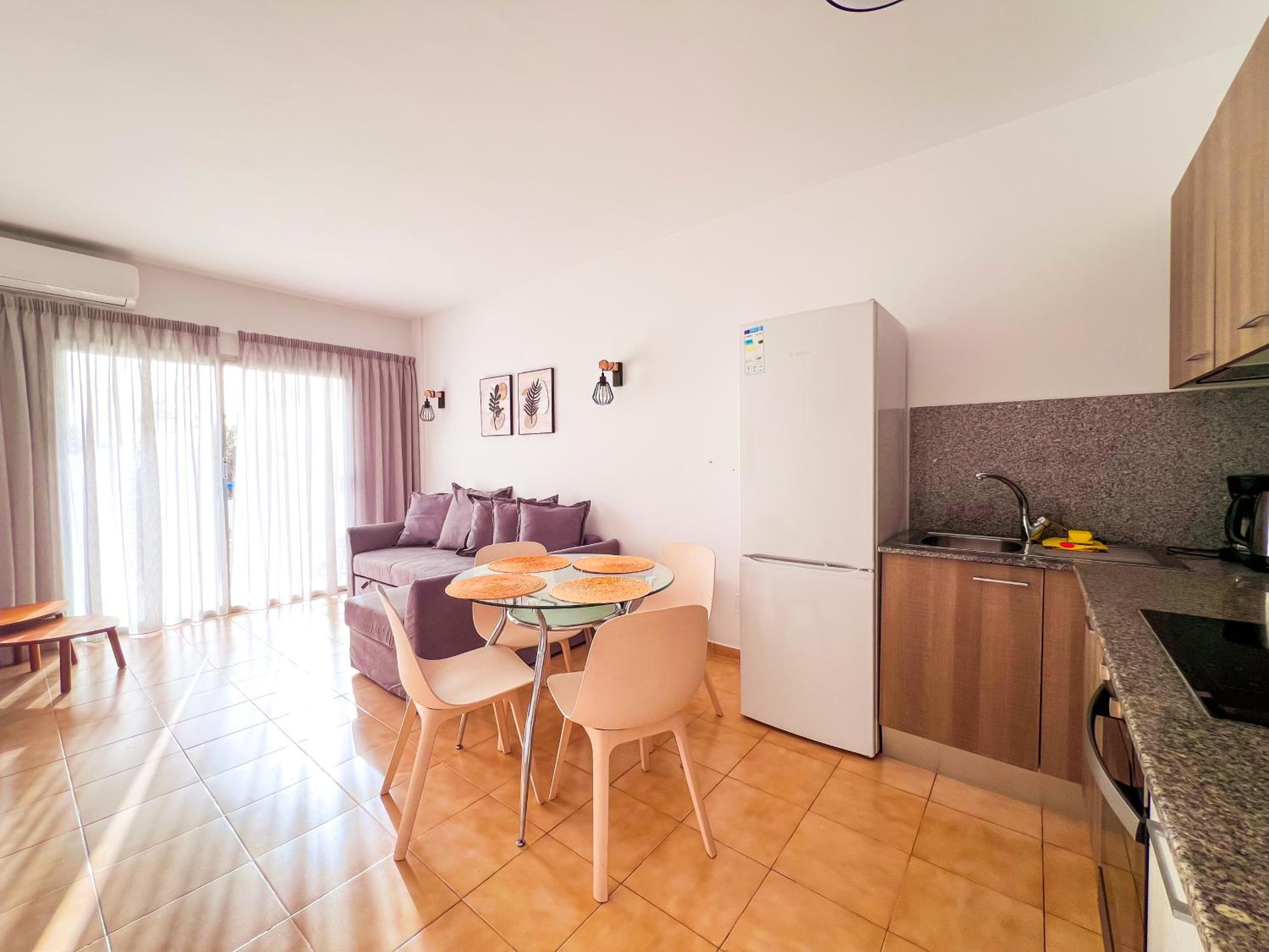 Apartment photo 2