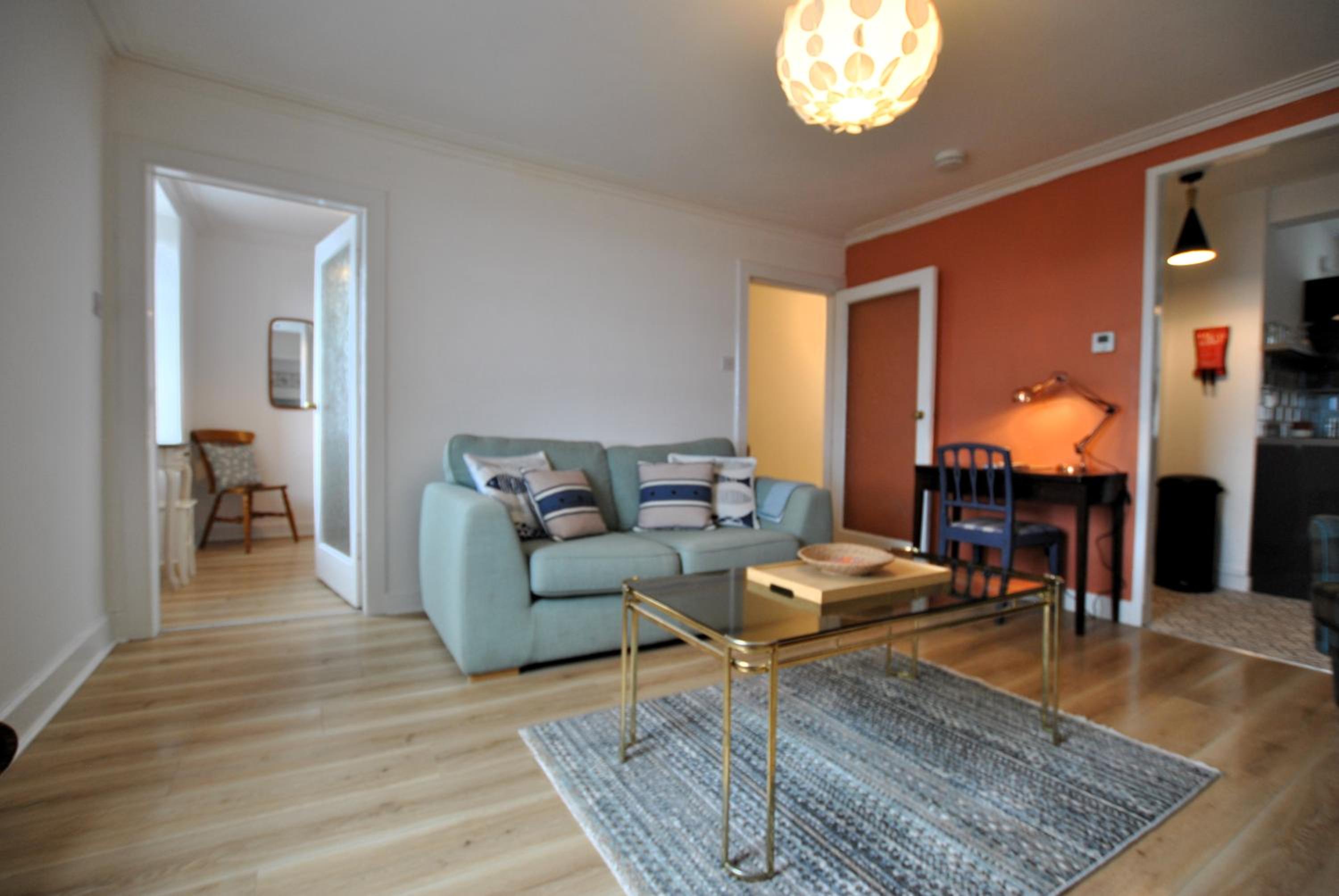 One-Bedroom Apartment photo 2