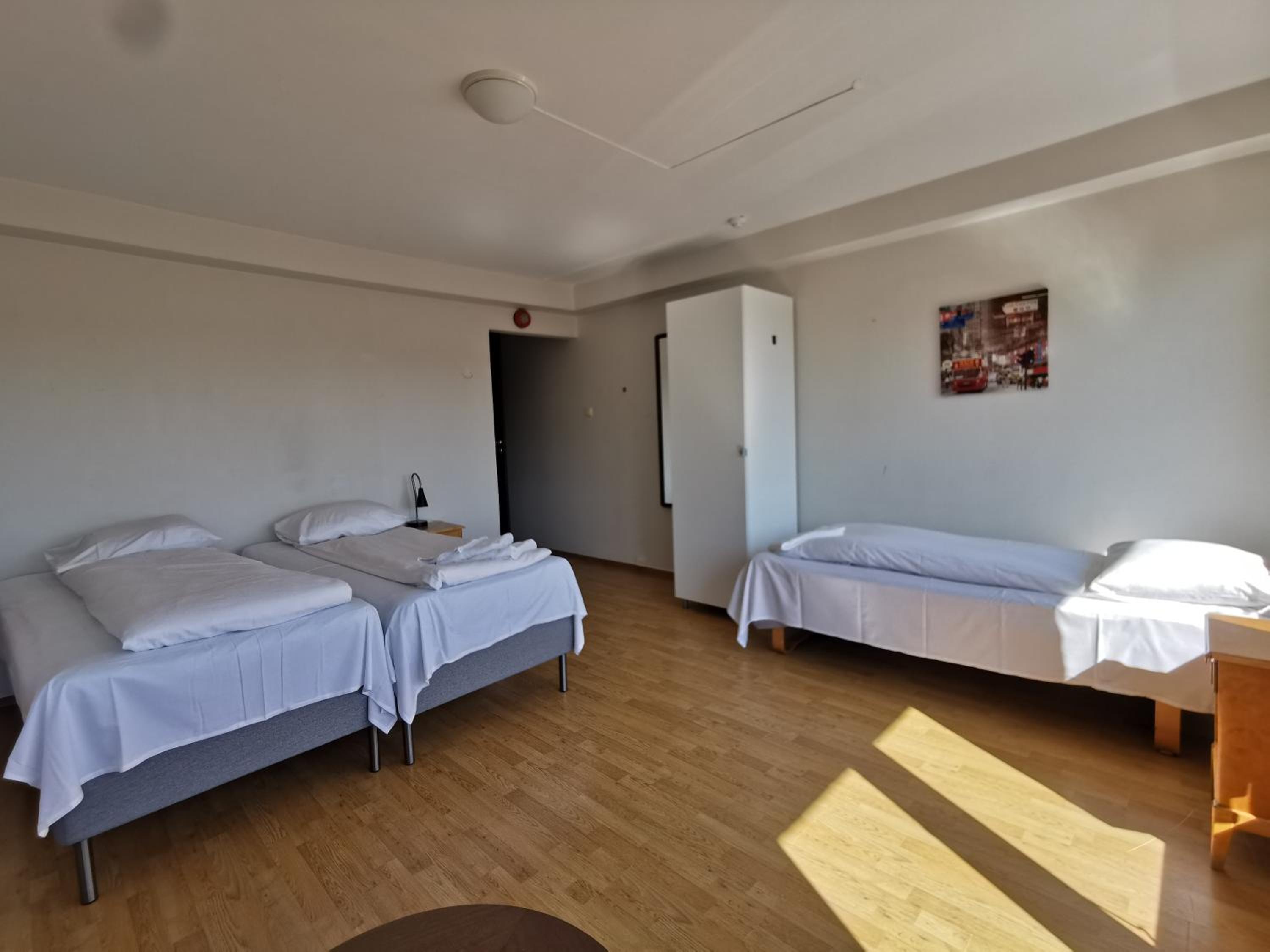 Economy Quadruple Room - Photo 3