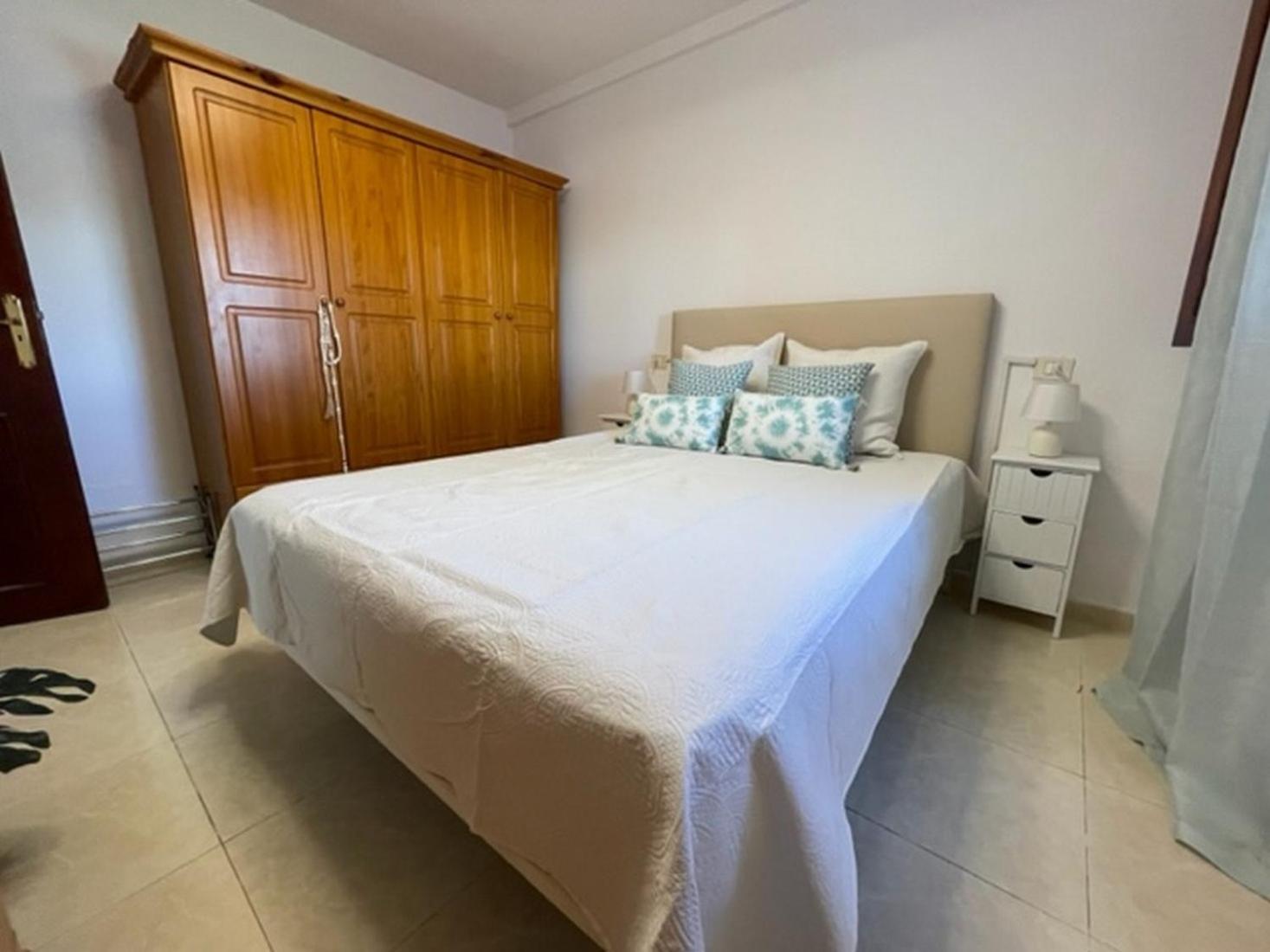 Apartamento de una habitación con jardín