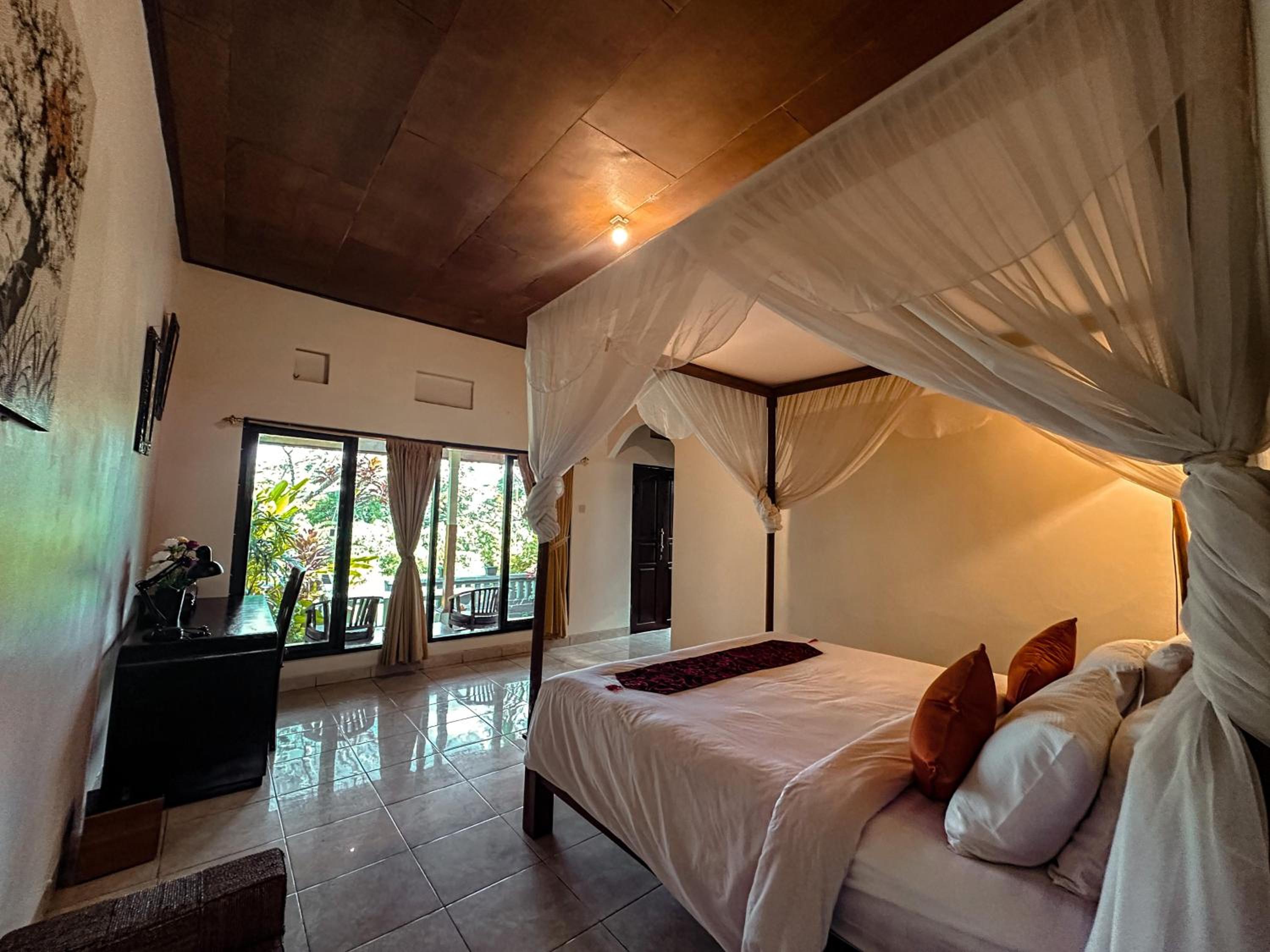 Villa with Garden View - Photo 3