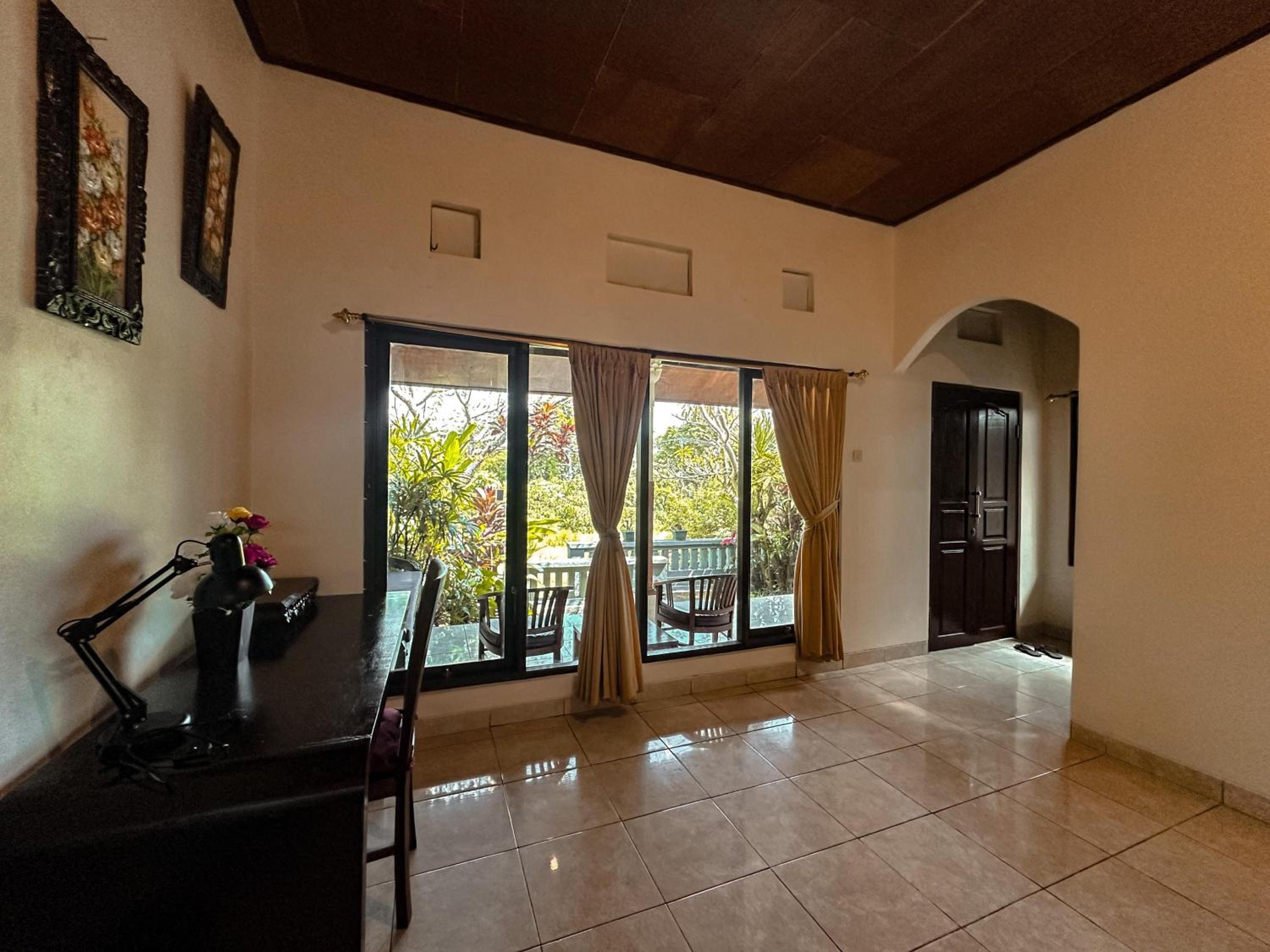 Villa with Garden View - Photo 4