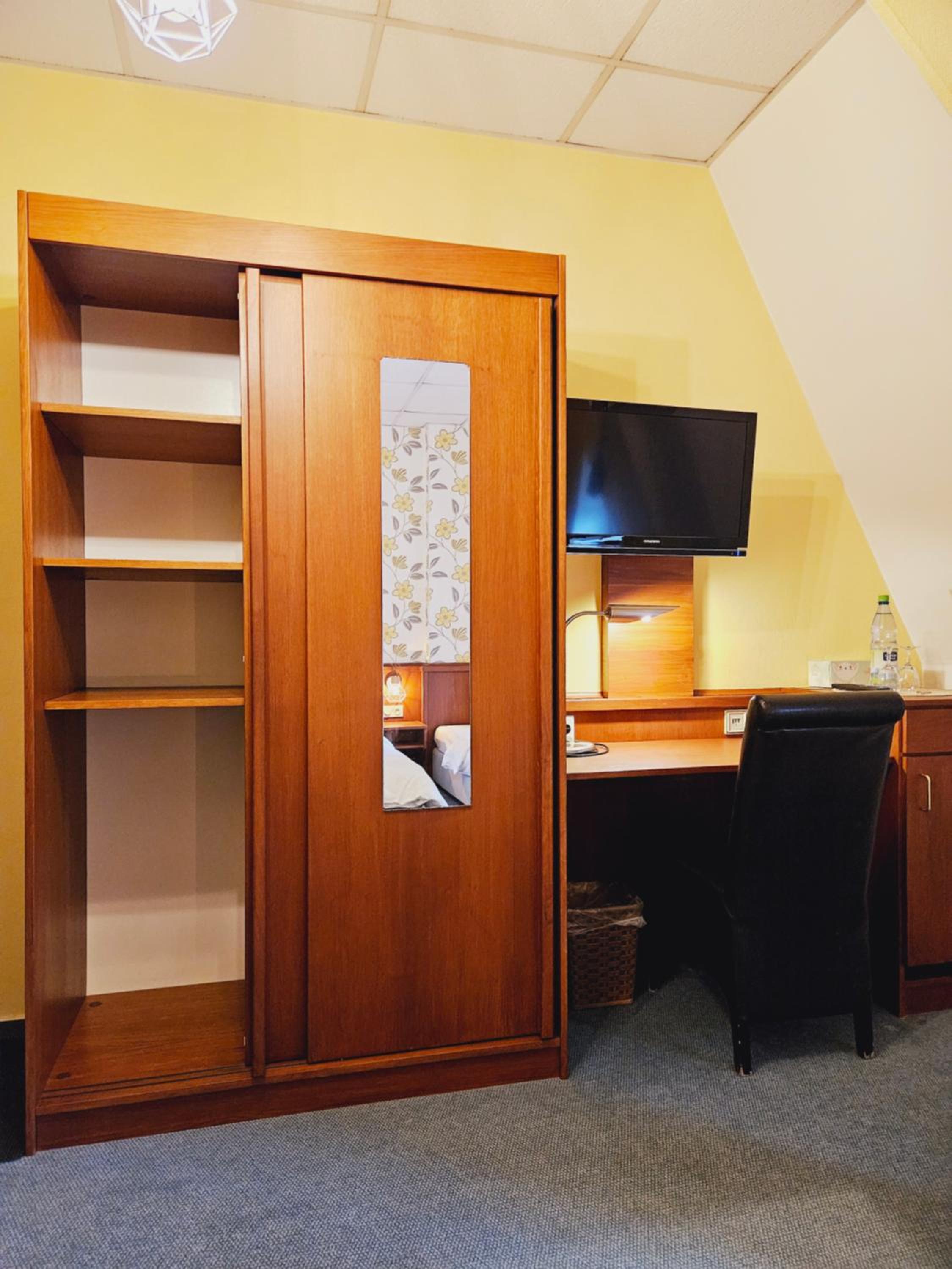 Standard Twin Room photo 3