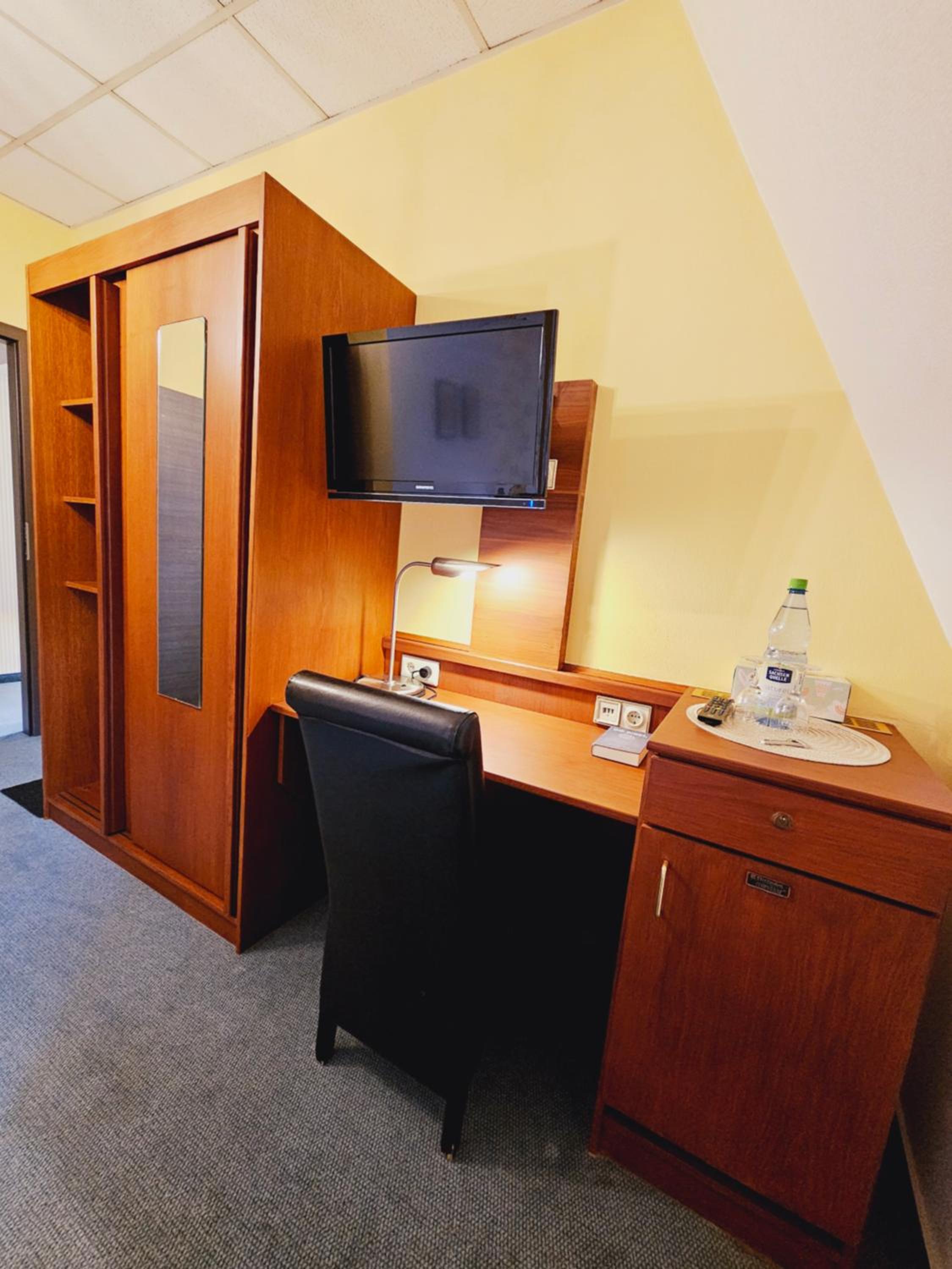 Standard Twin Room photo 2