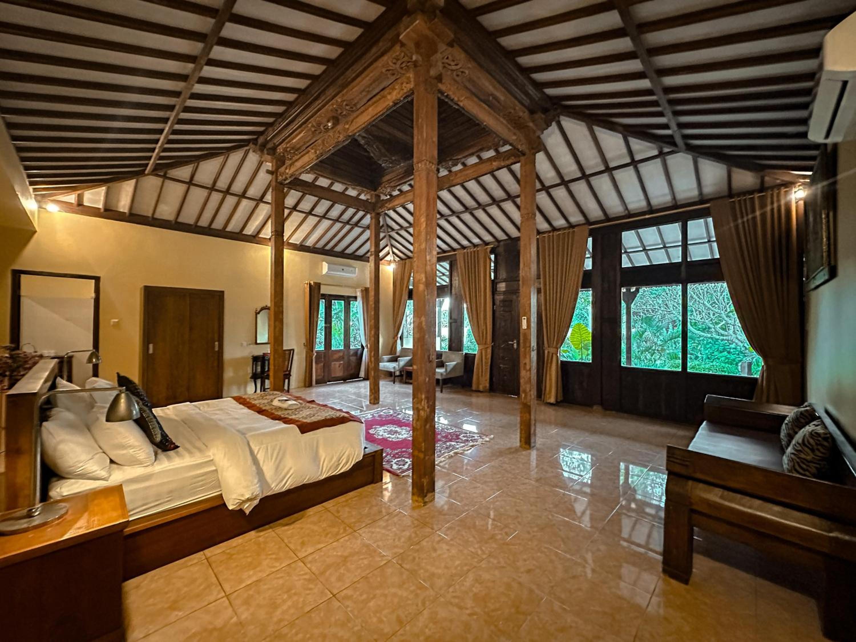 Double Room with Pool View - Photo 1