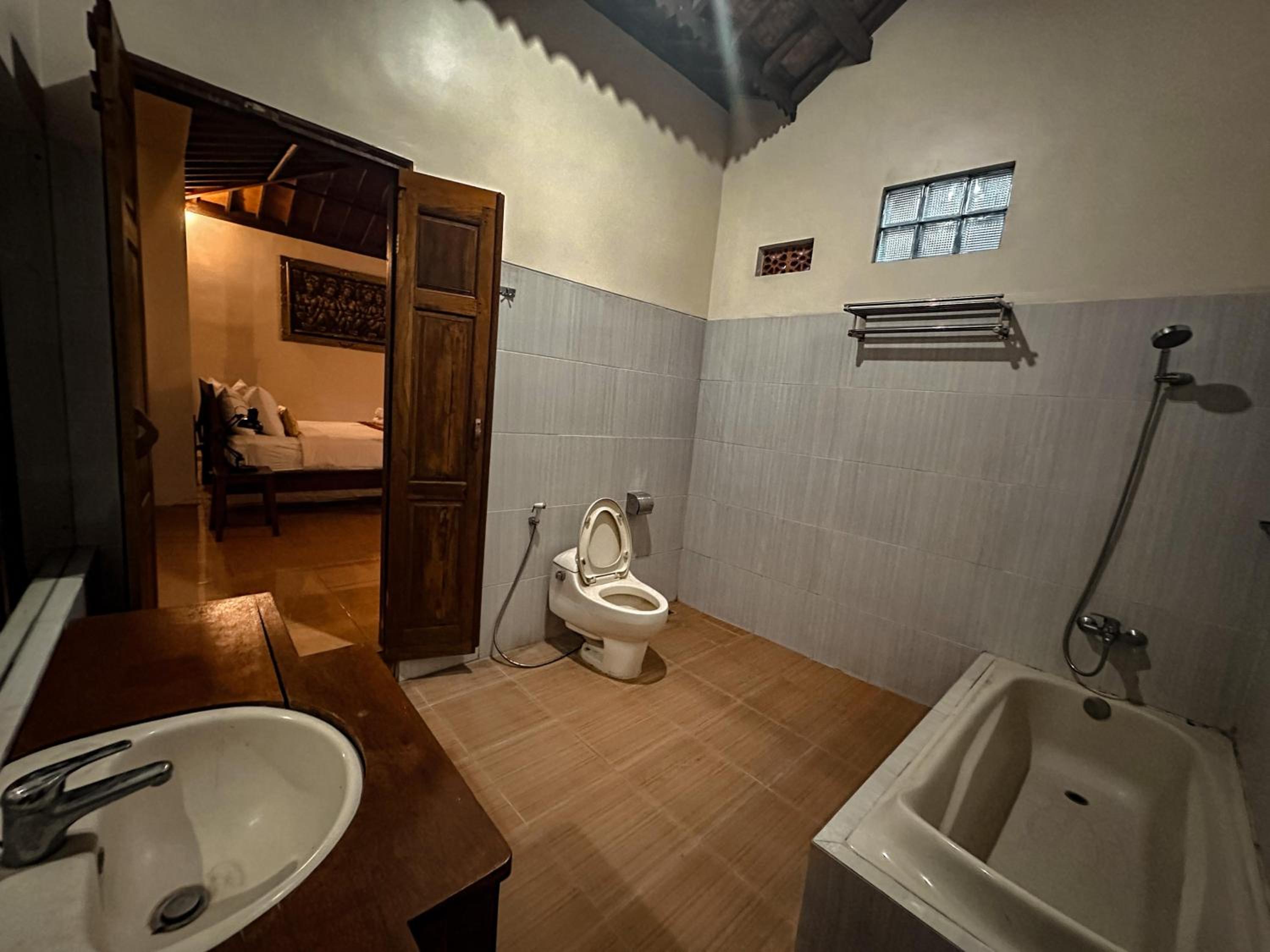 Double Room with Patio - Photo 5