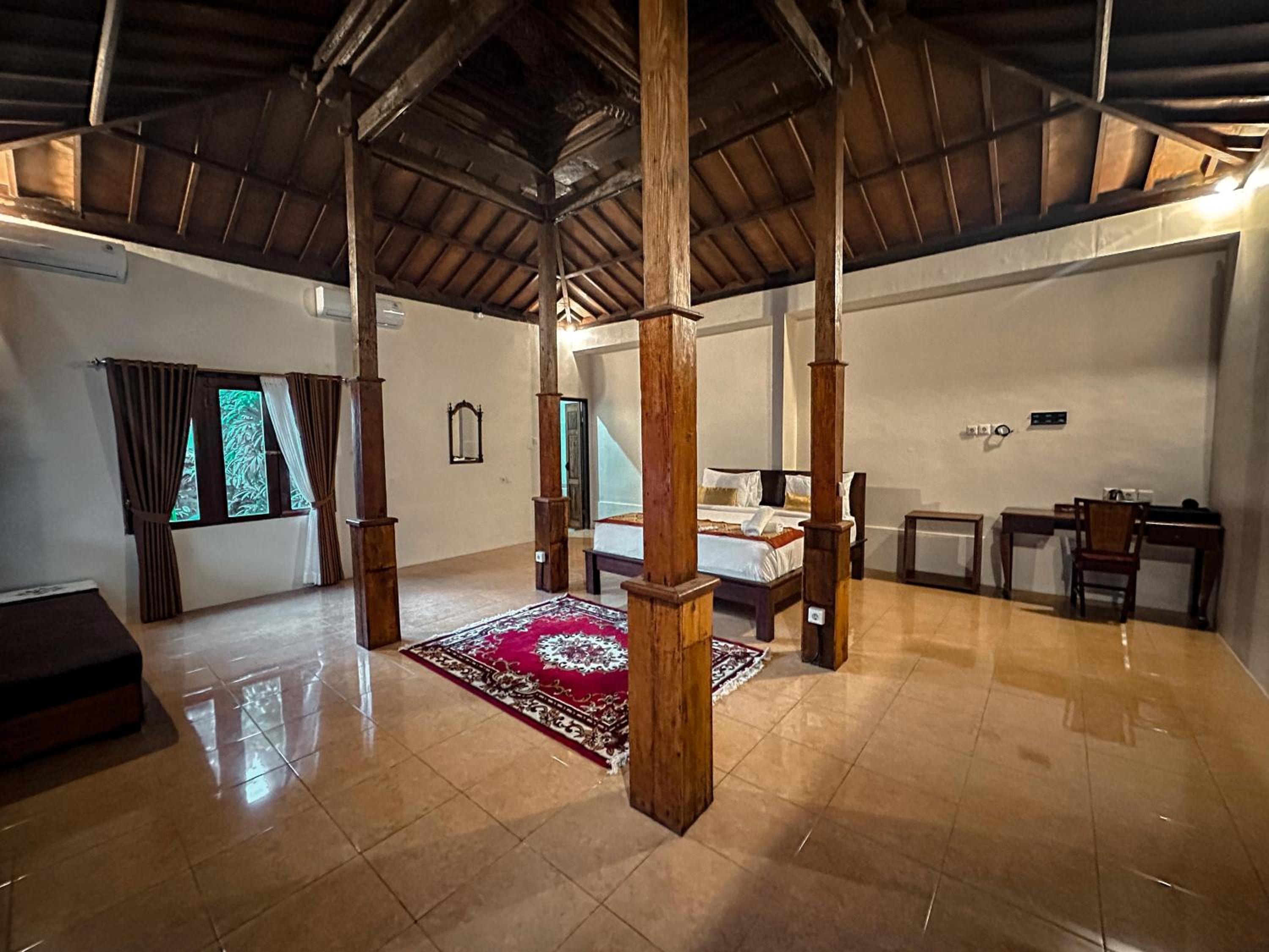 Double Room with Patio - Photo 7