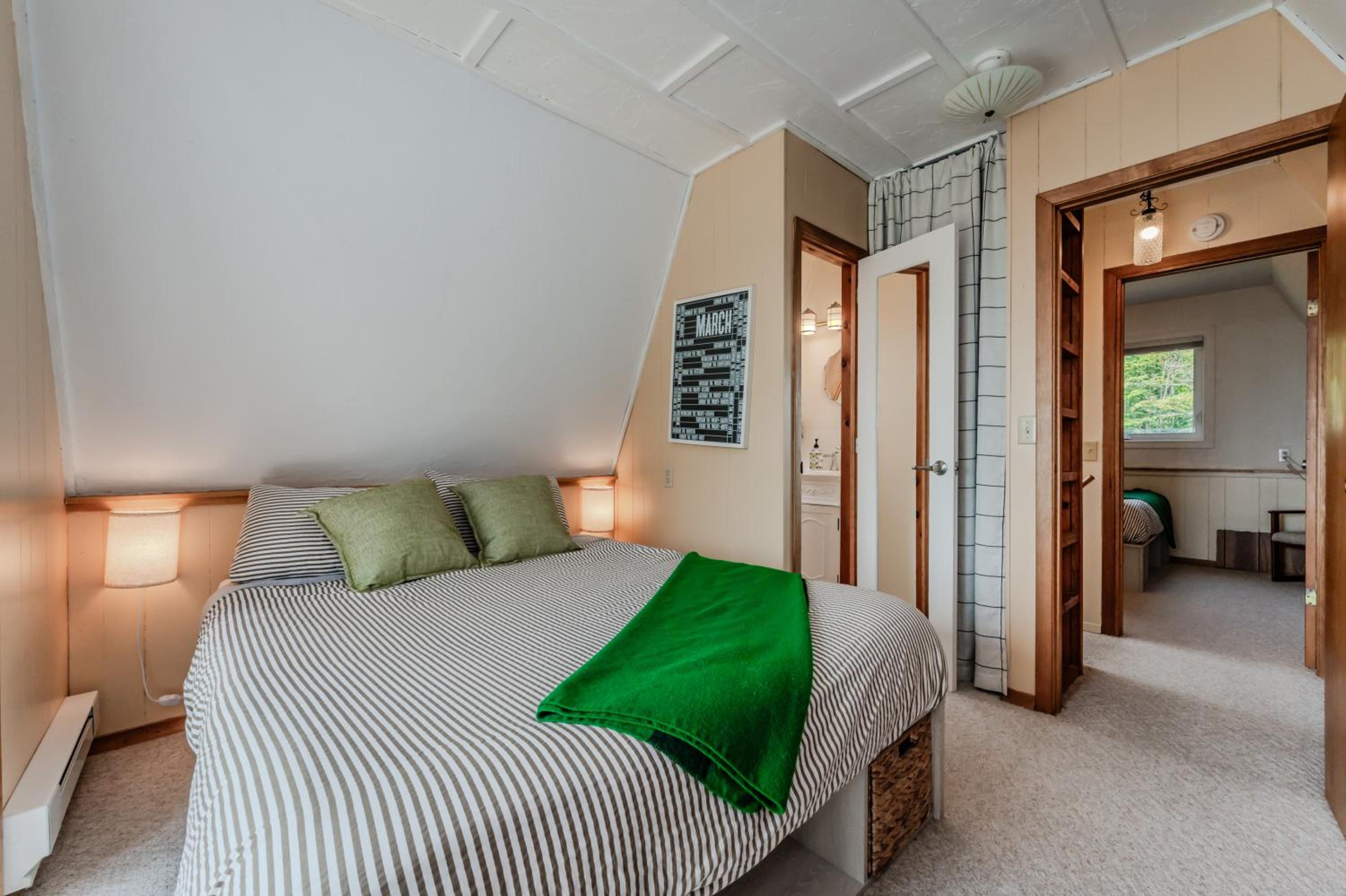 Three-Bedroom House photo 2