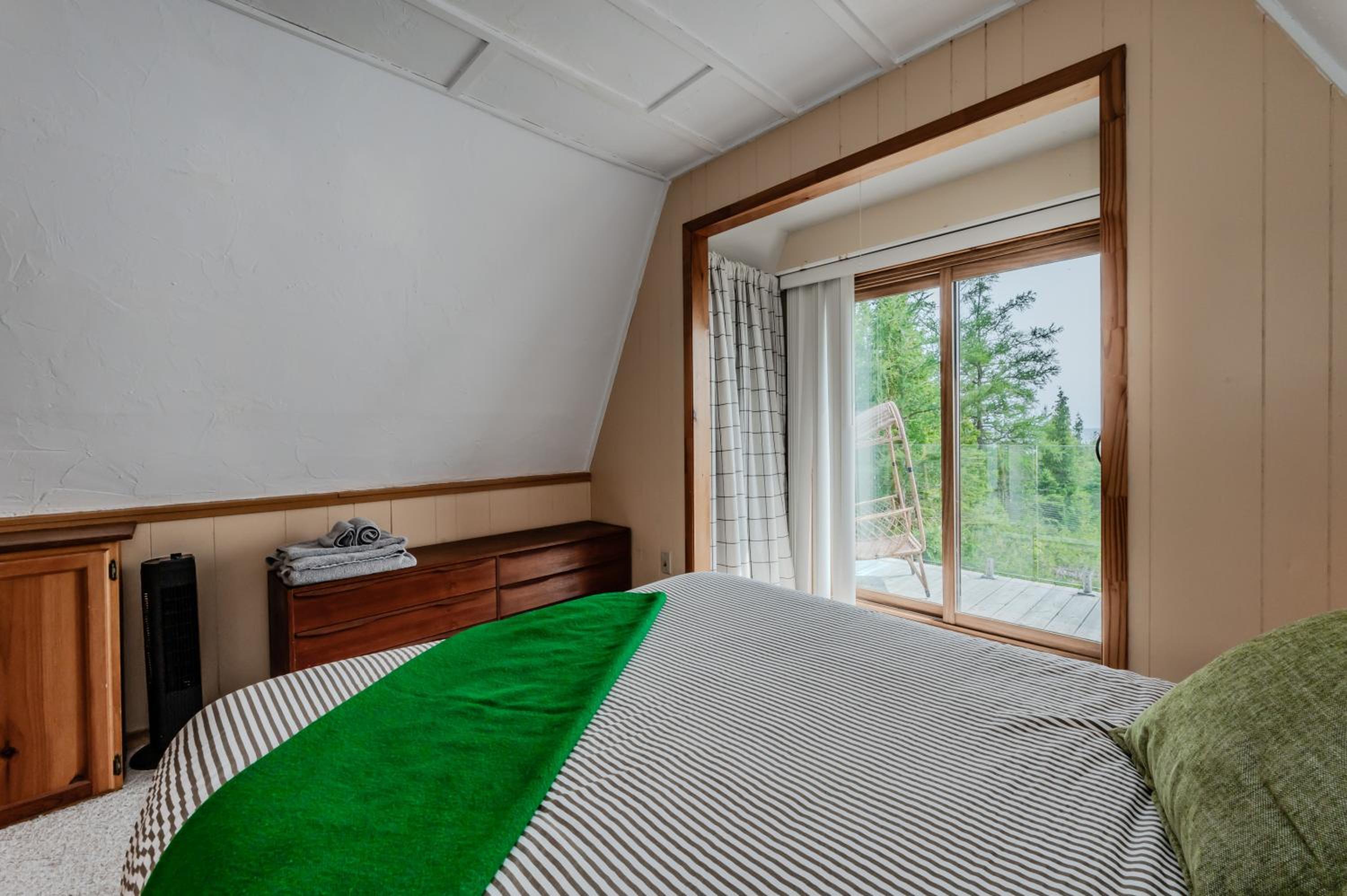 Three-Bedroom House photo 3